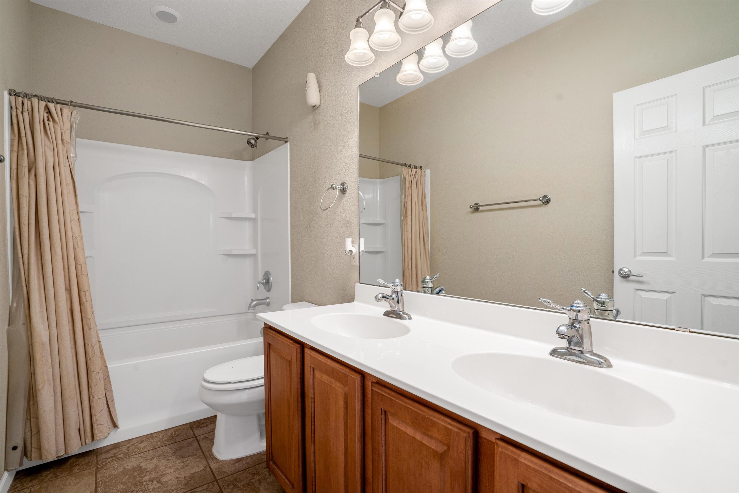 356 Paseo Vista Loop NE