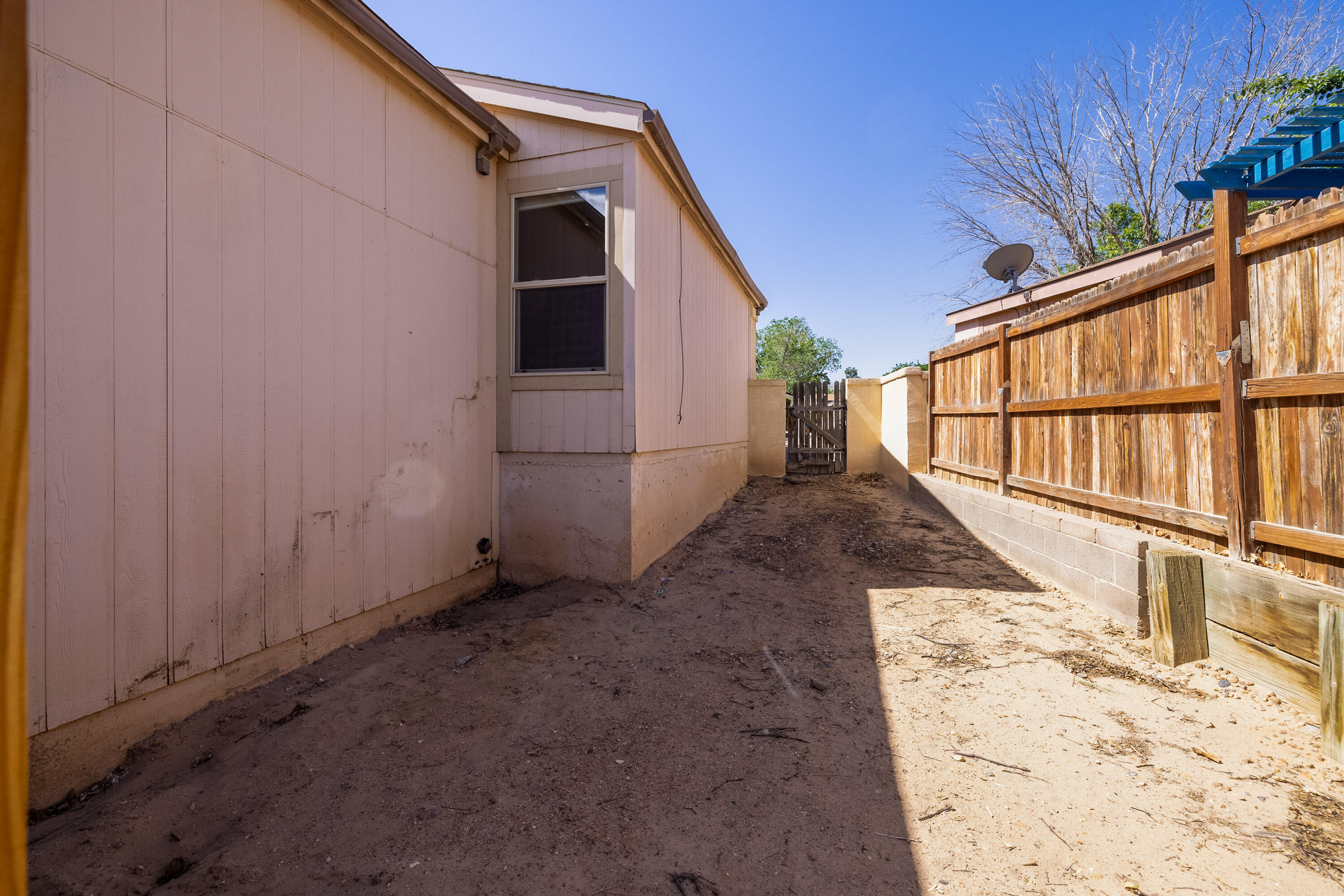 1008 Charles Drive NE