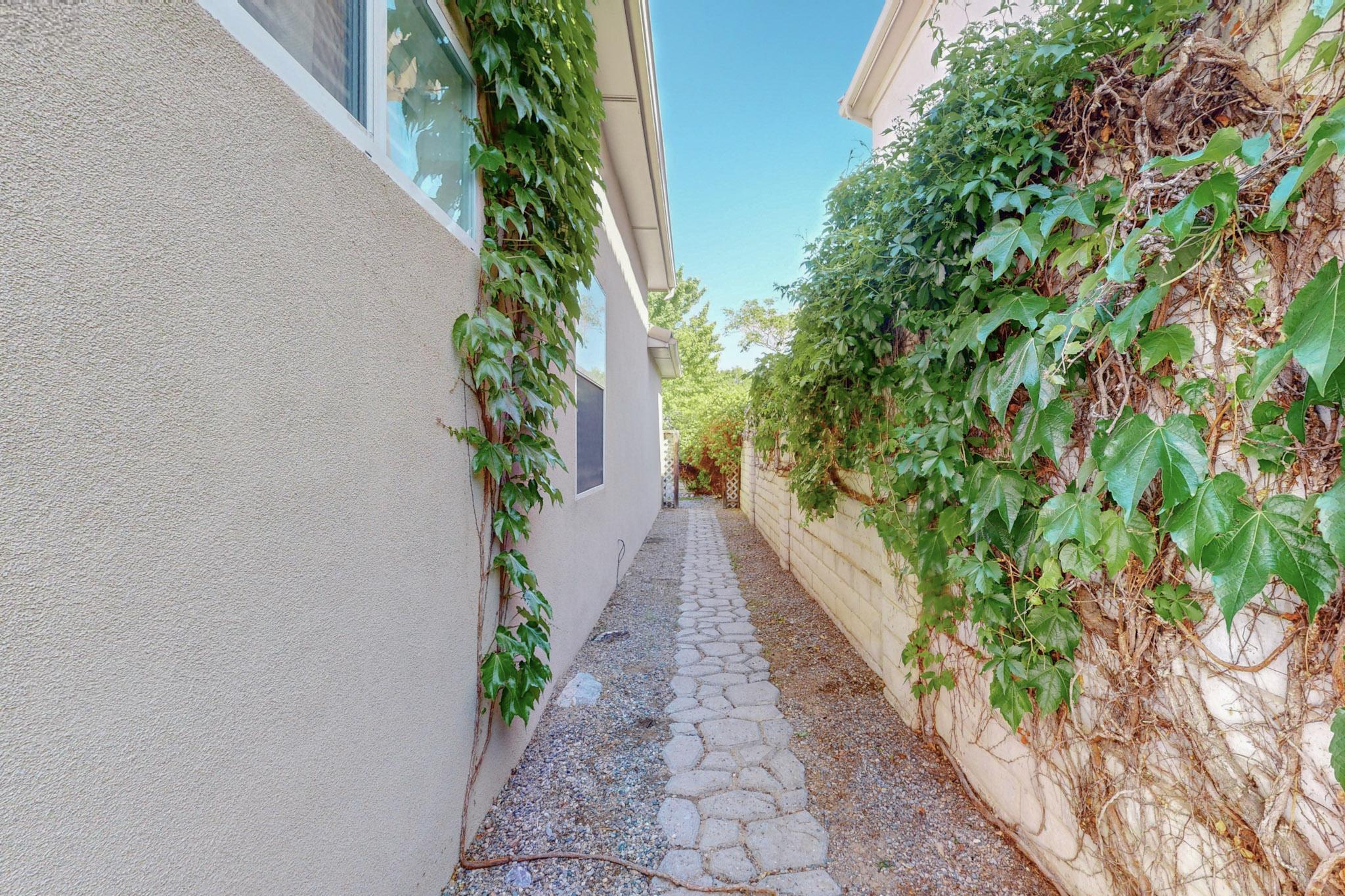 11219 Costa Del Sol NE