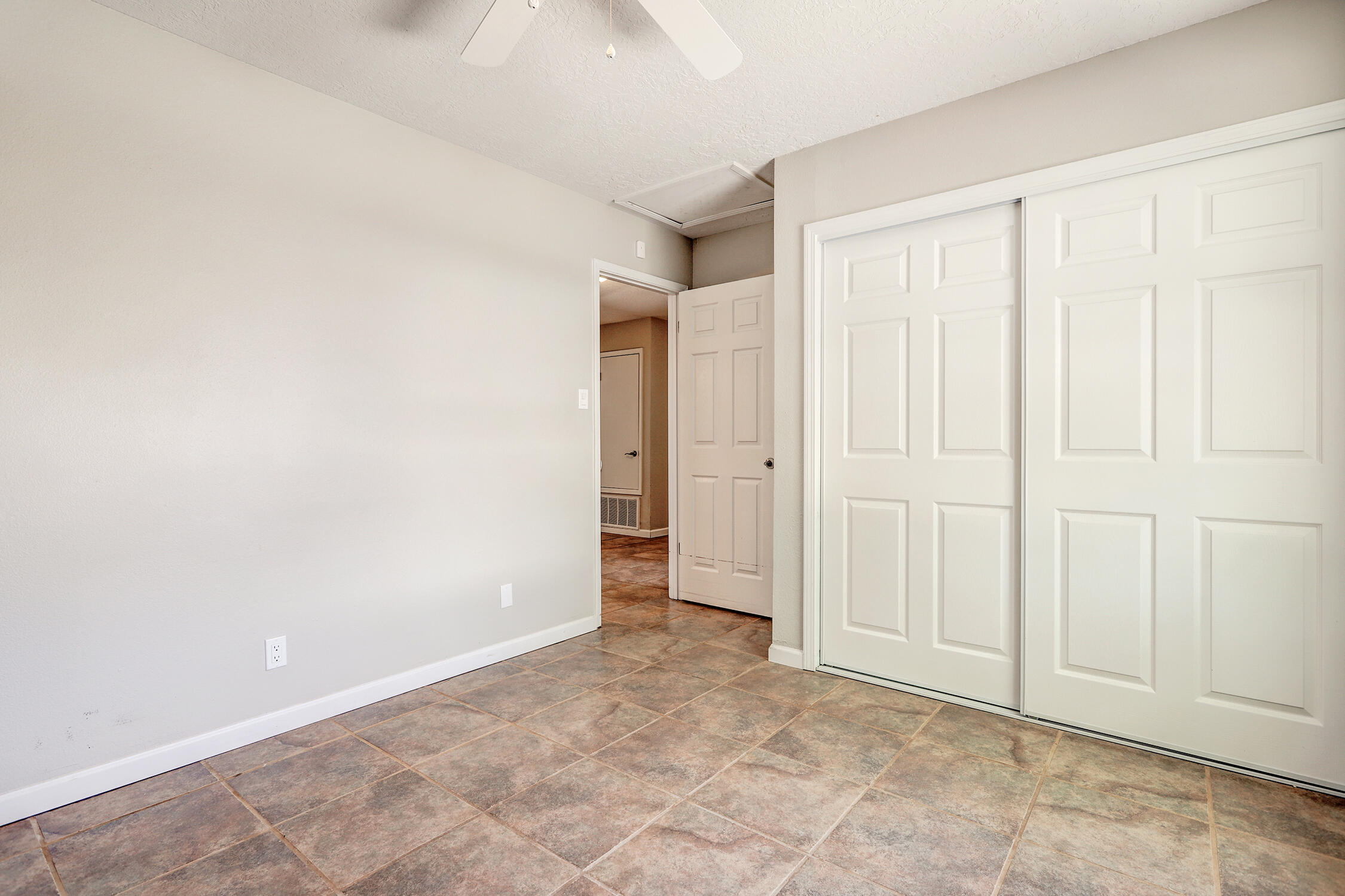 6259 Roadrunner Loop NE