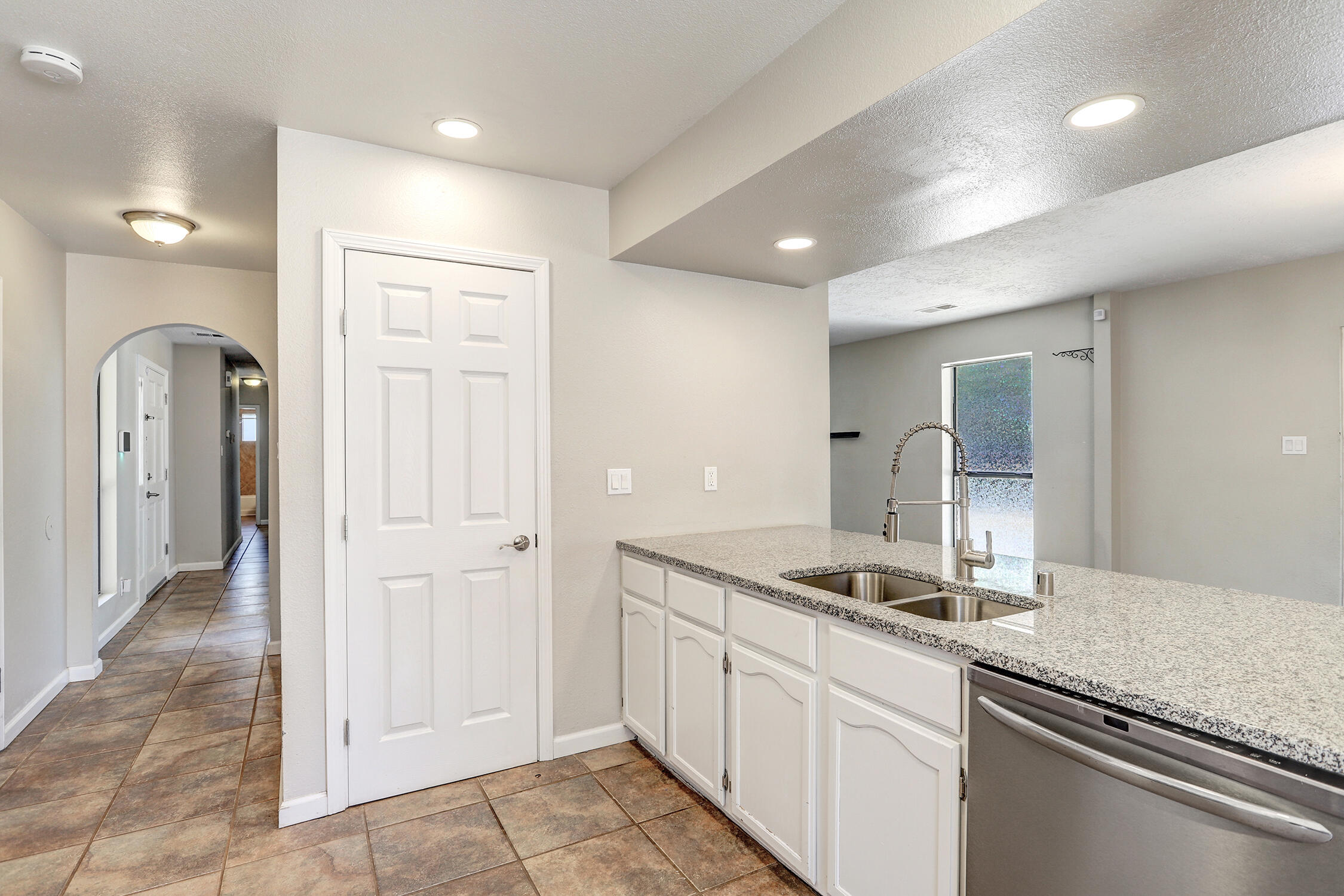 6259 Roadrunner Loop NE