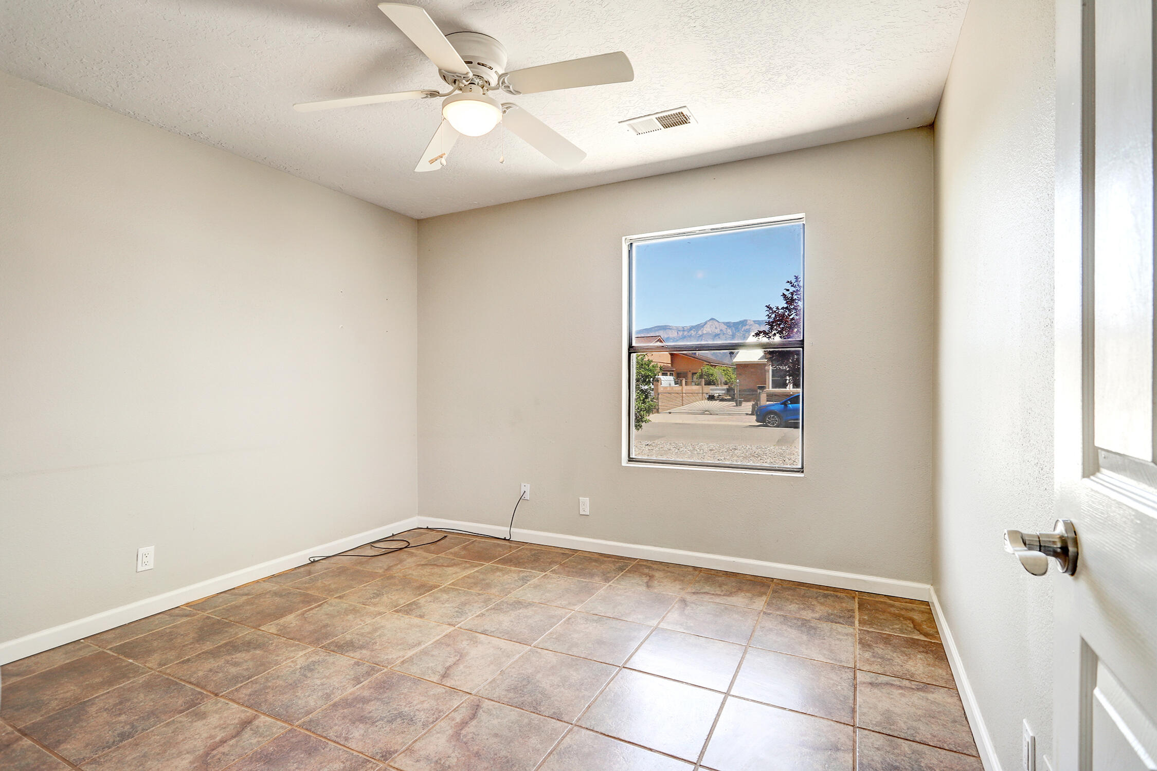 6259 Roadrunner Loop NE