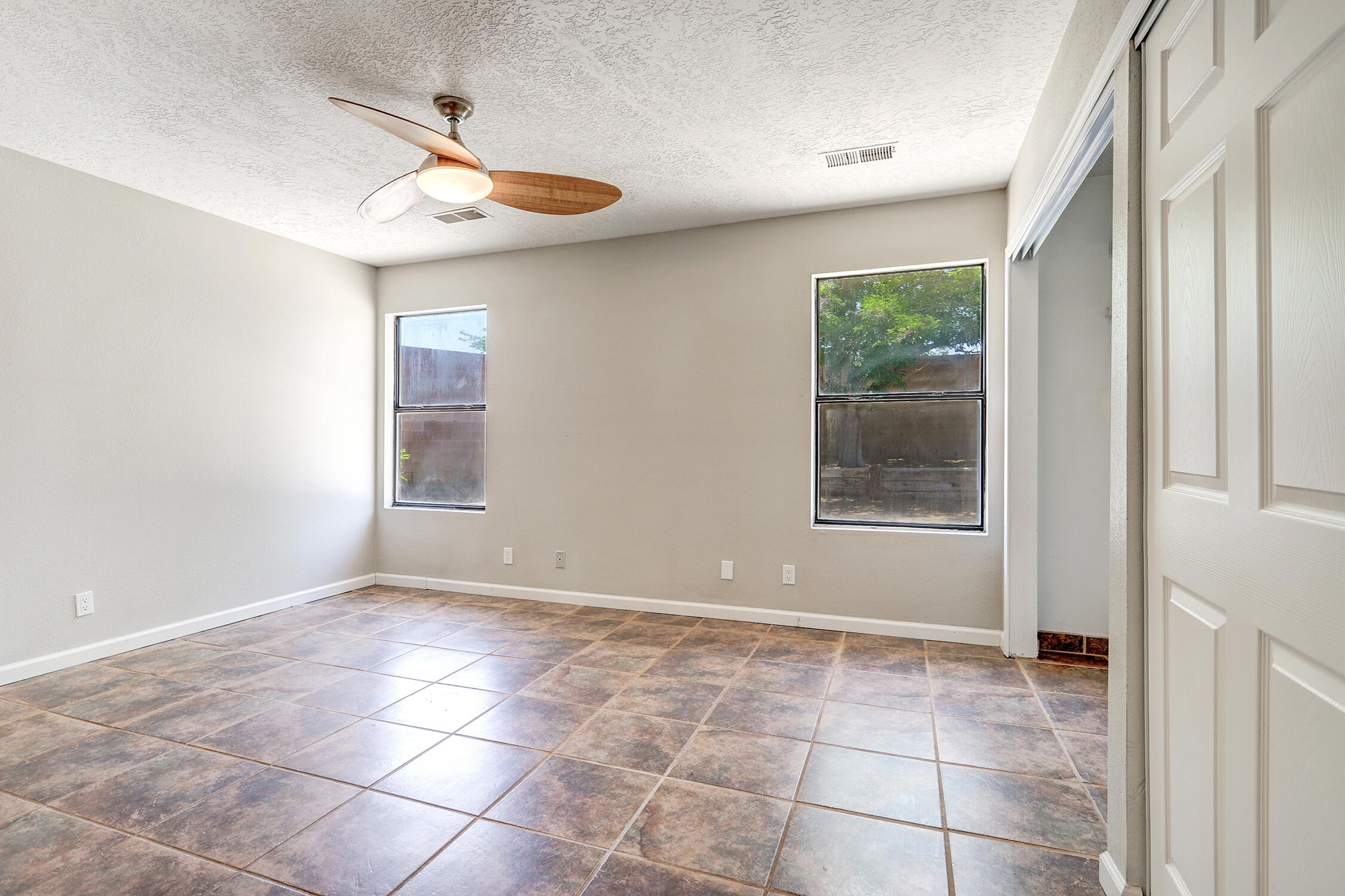 6259 Roadrunner Loop NE