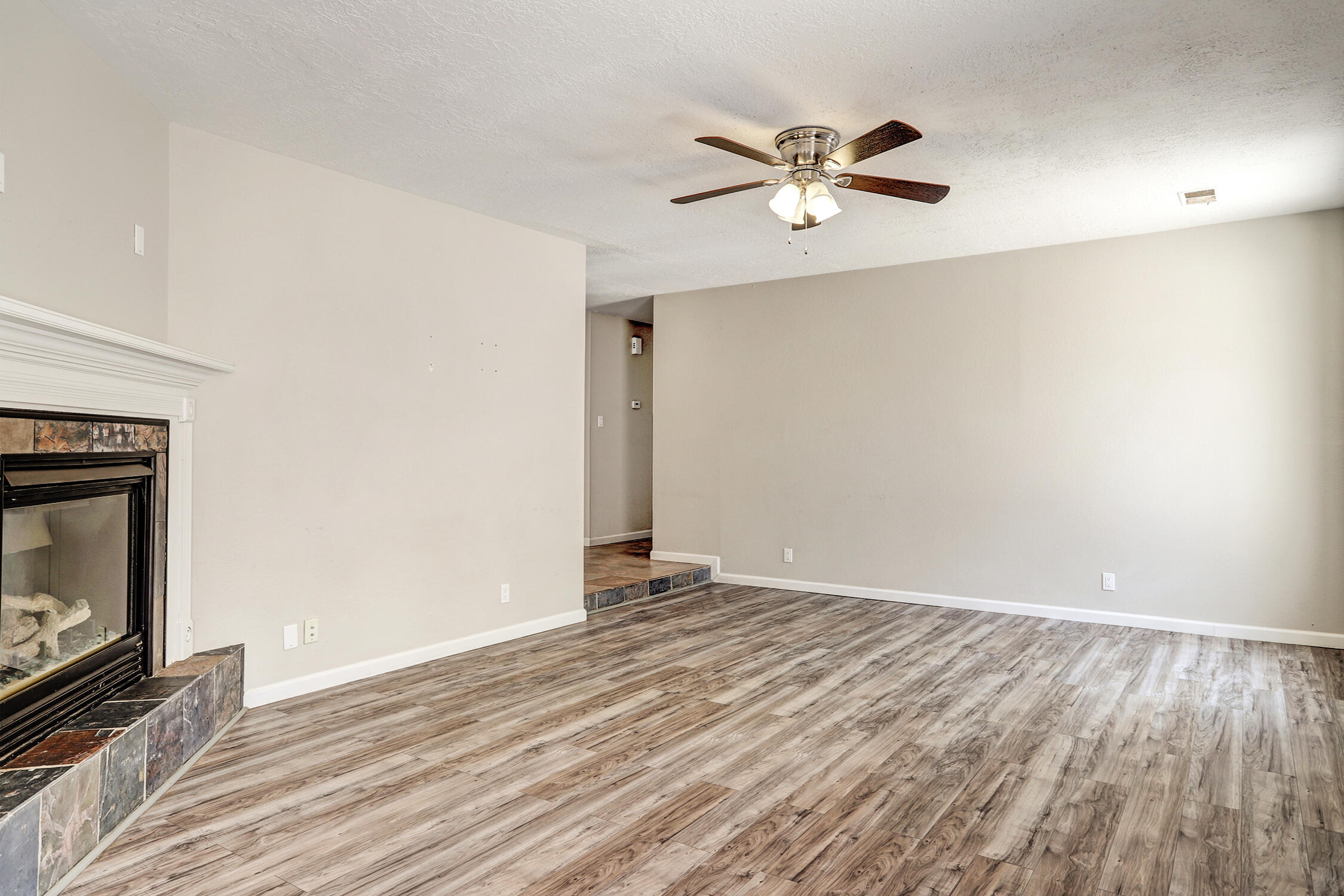 6259 Roadrunner Loop NE