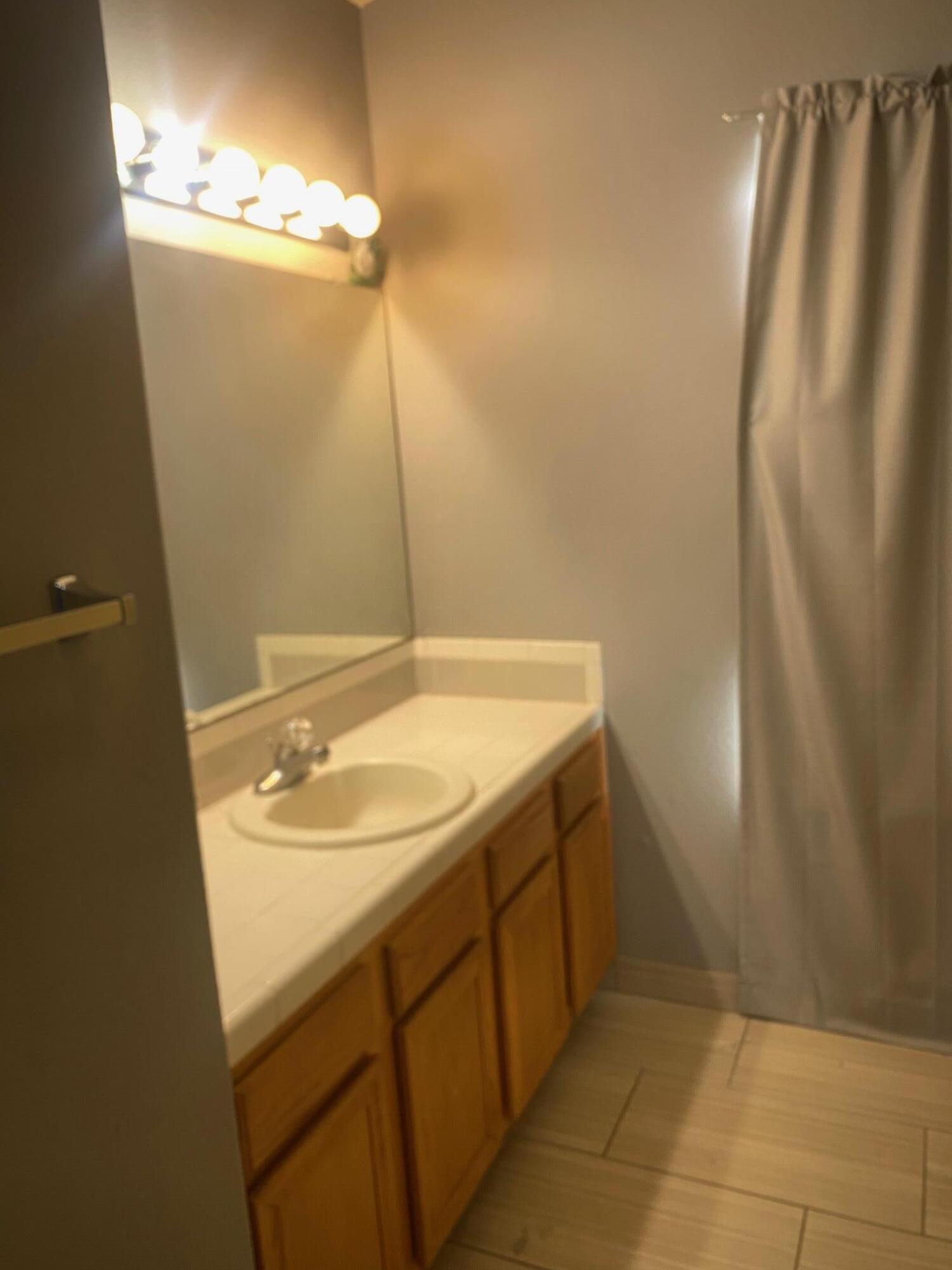 1031 Avenida Las Vistas NW