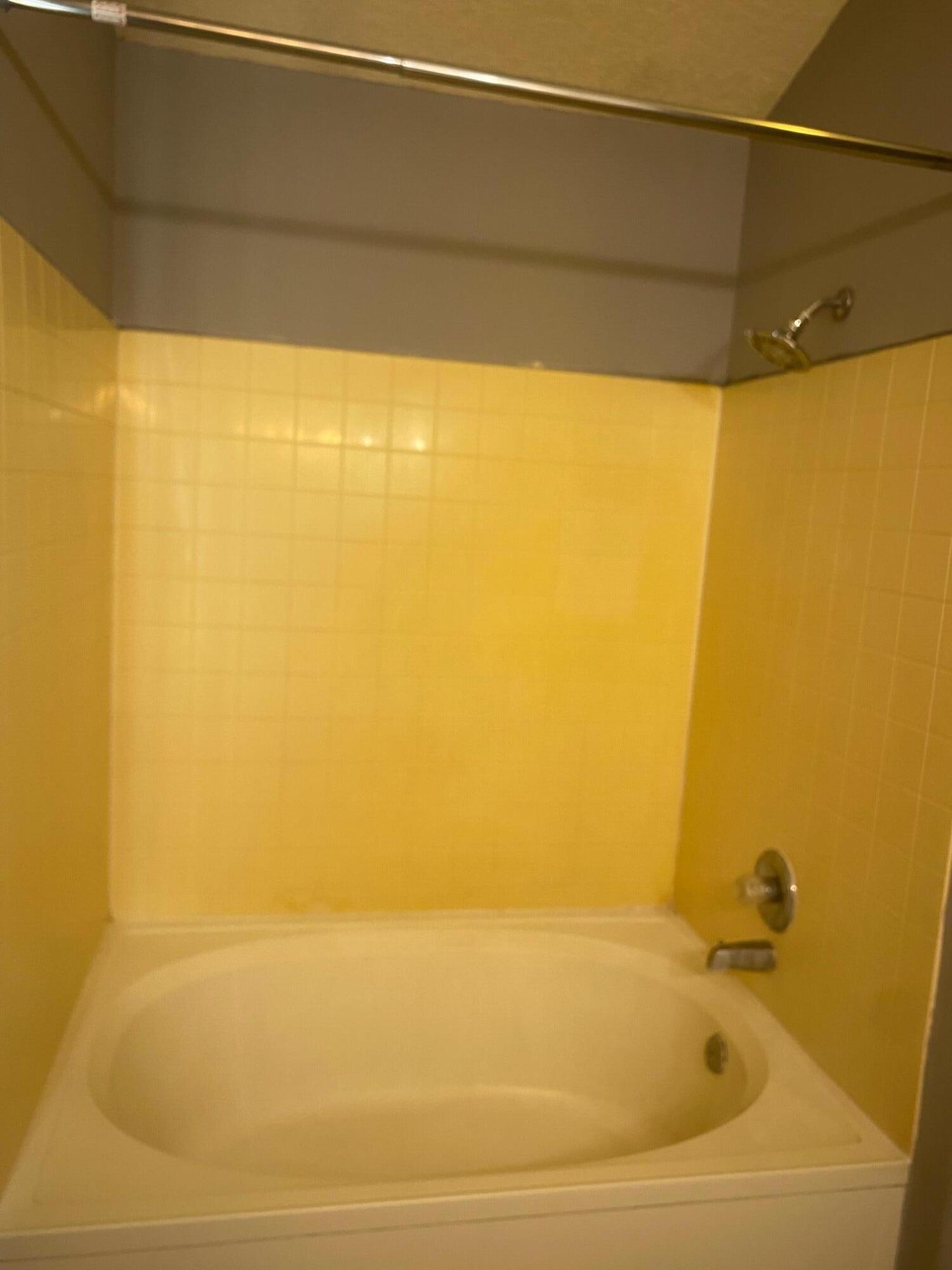 1031 Avenida Las Vistas NW