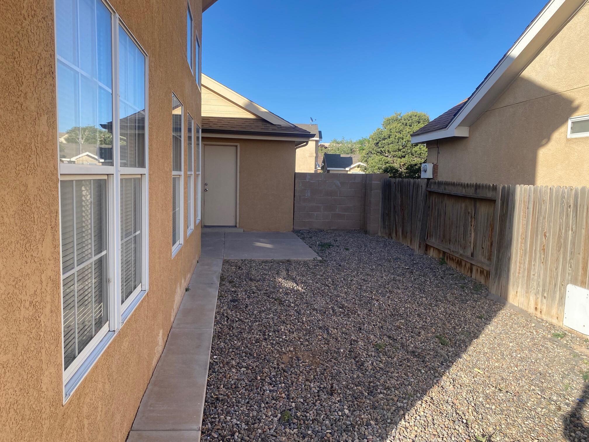 1031 Avenida Las Vistas NW