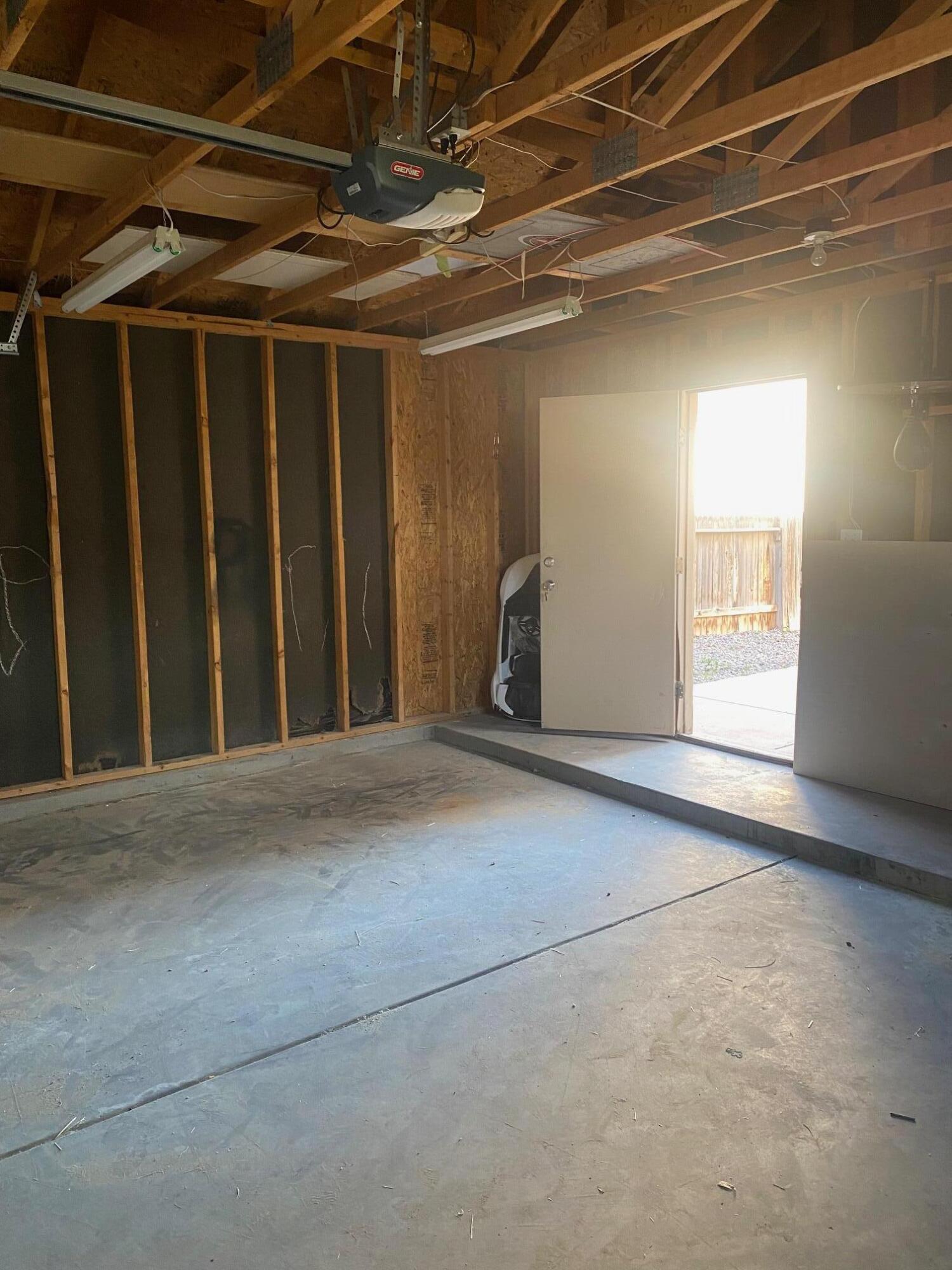 1031 Avenida Las Vistas NW