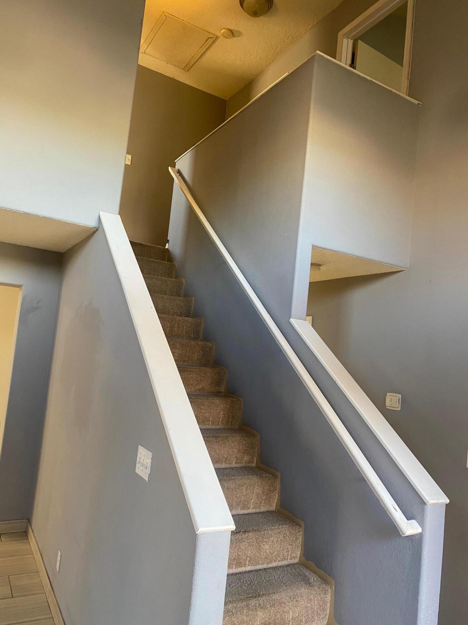 1031 Avenida Las Vistas NW