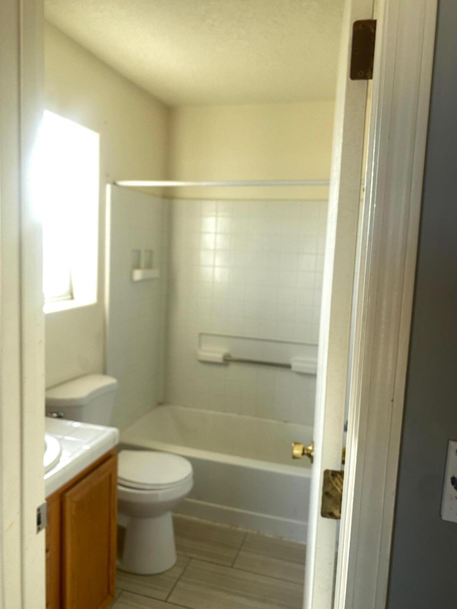 1031 Avenida Las Vistas NW