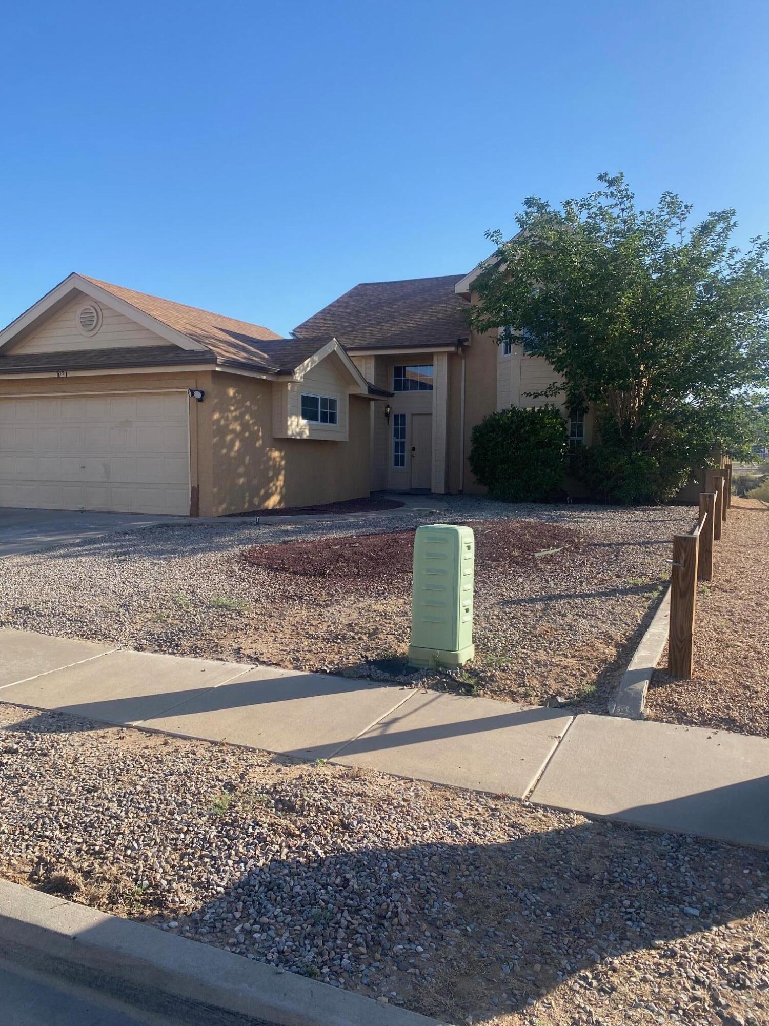 1031 Avenida Las Vistas NW