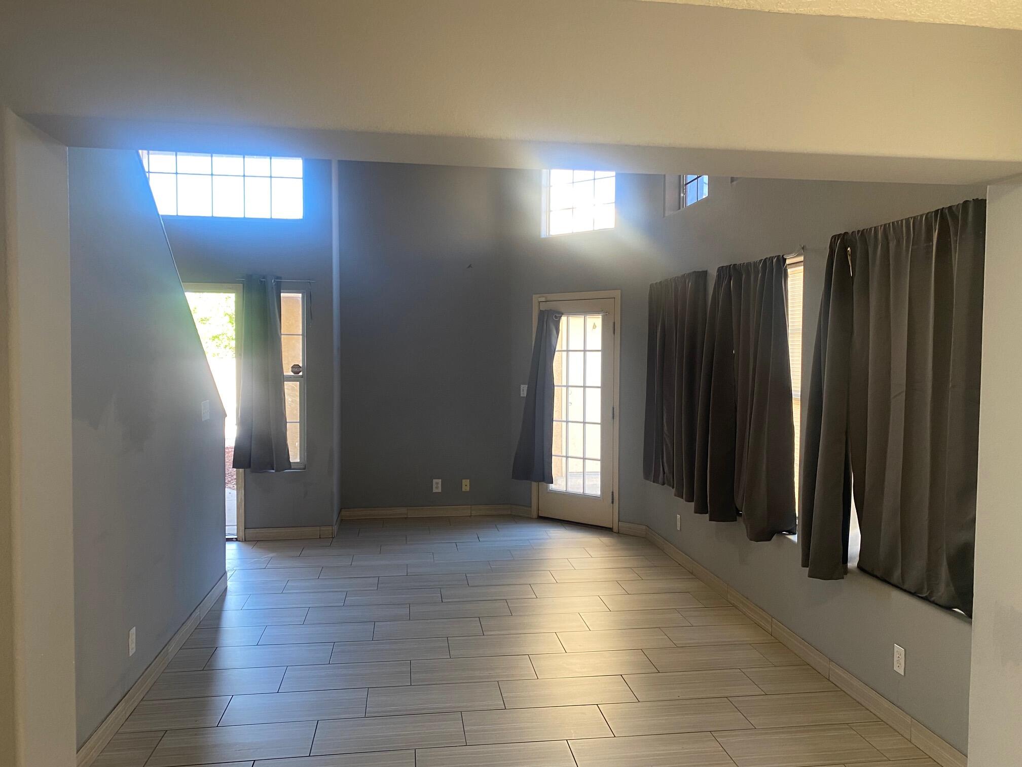 1031 Avenida Las Vistas NW