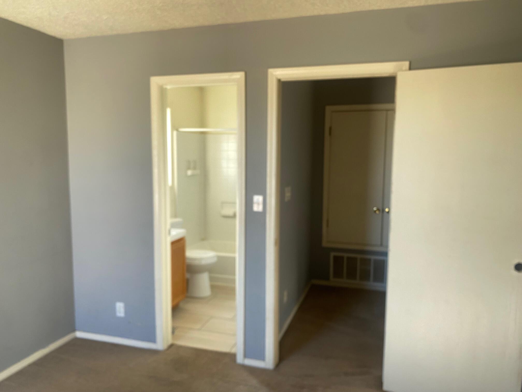 1031 Avenida Las Vistas NW