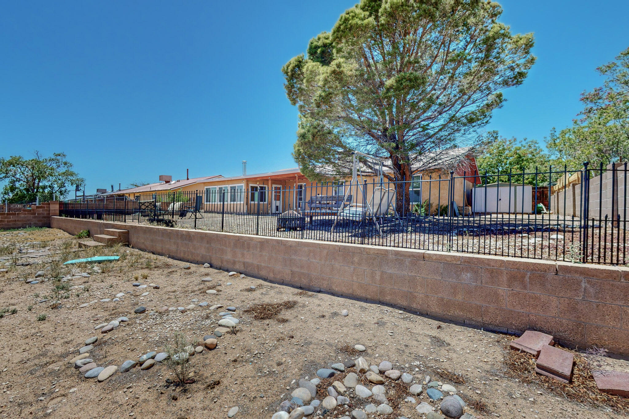 576 Pyrite Drive NE