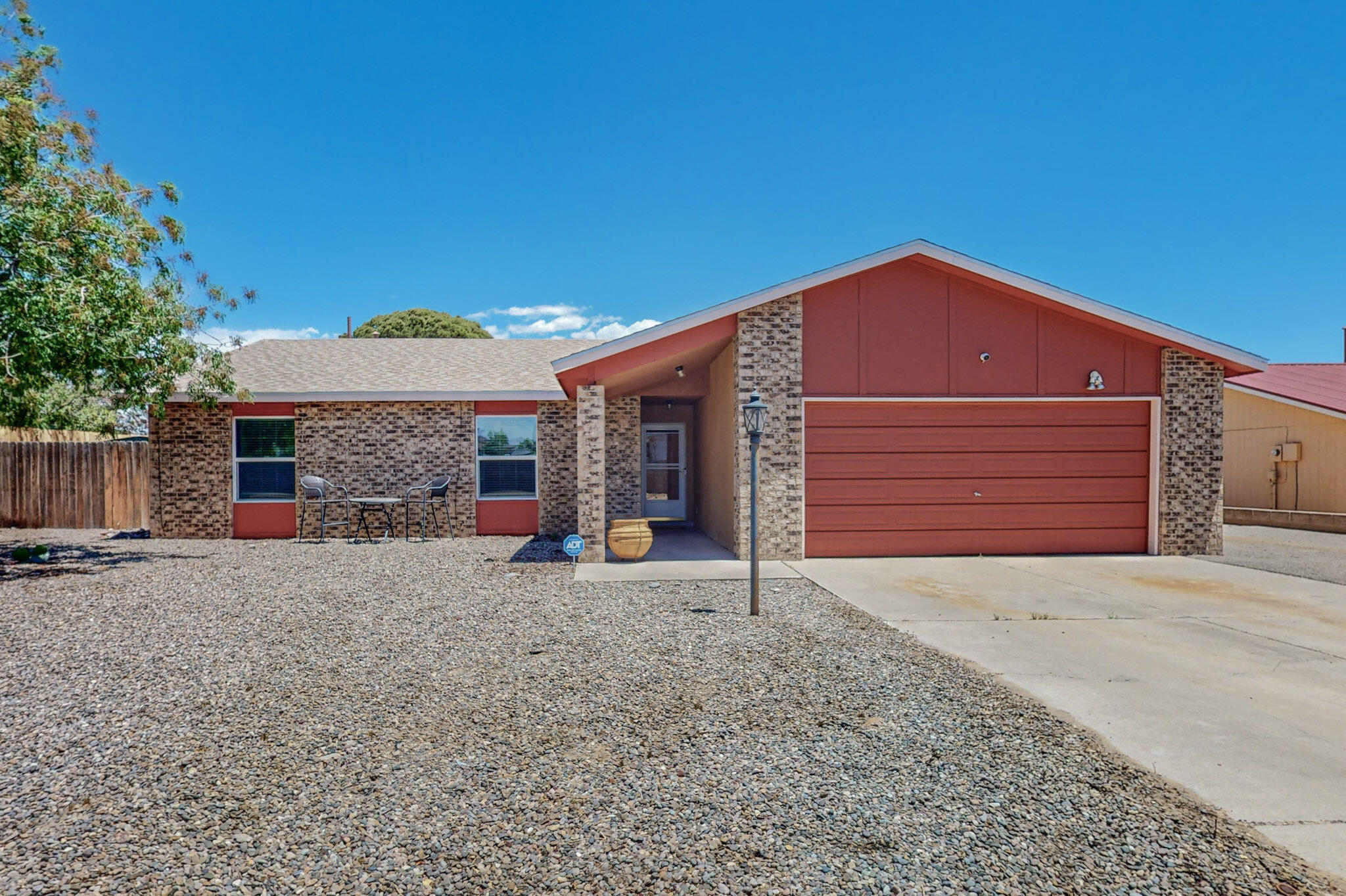 576 Pyrite Drive NE