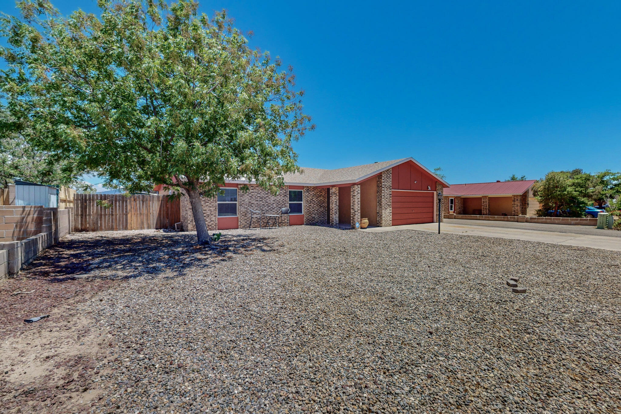 576 Pyrite Drive NE