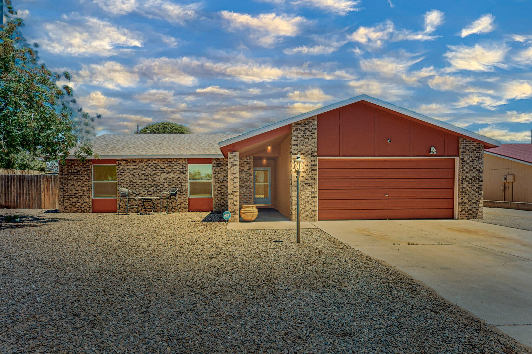 576 Pyrite Drive NE