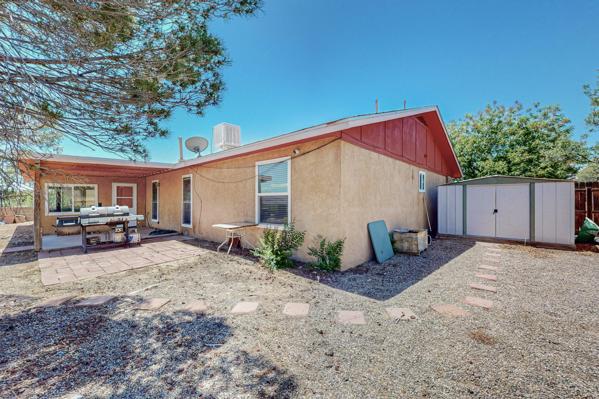 576 Pyrite Drive NE