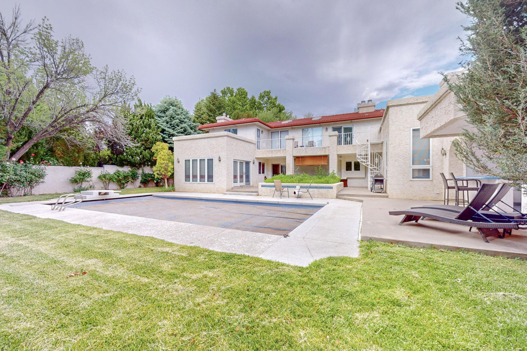 6400 Oak Hill NE