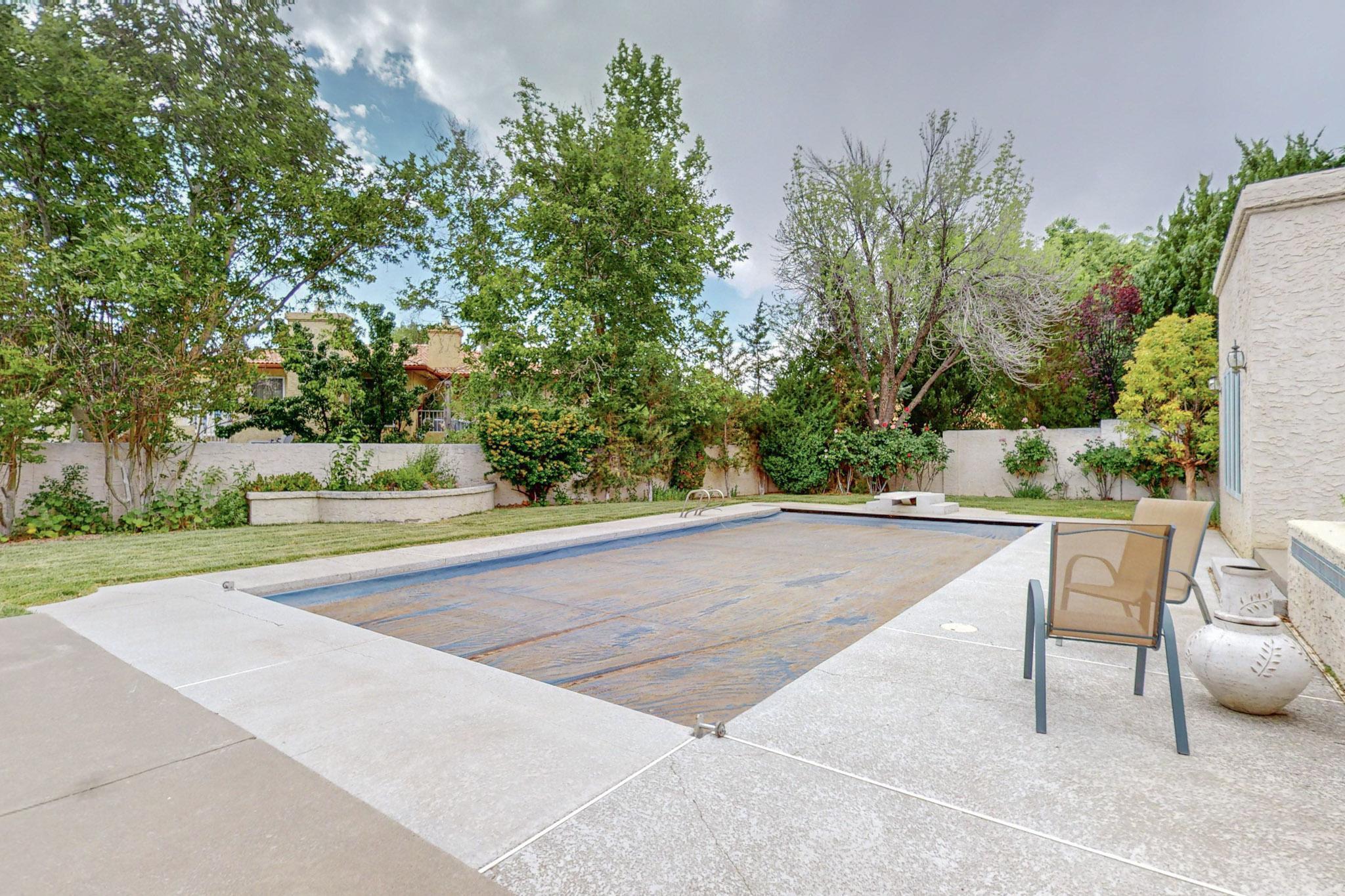 6400 Oak Hill NE