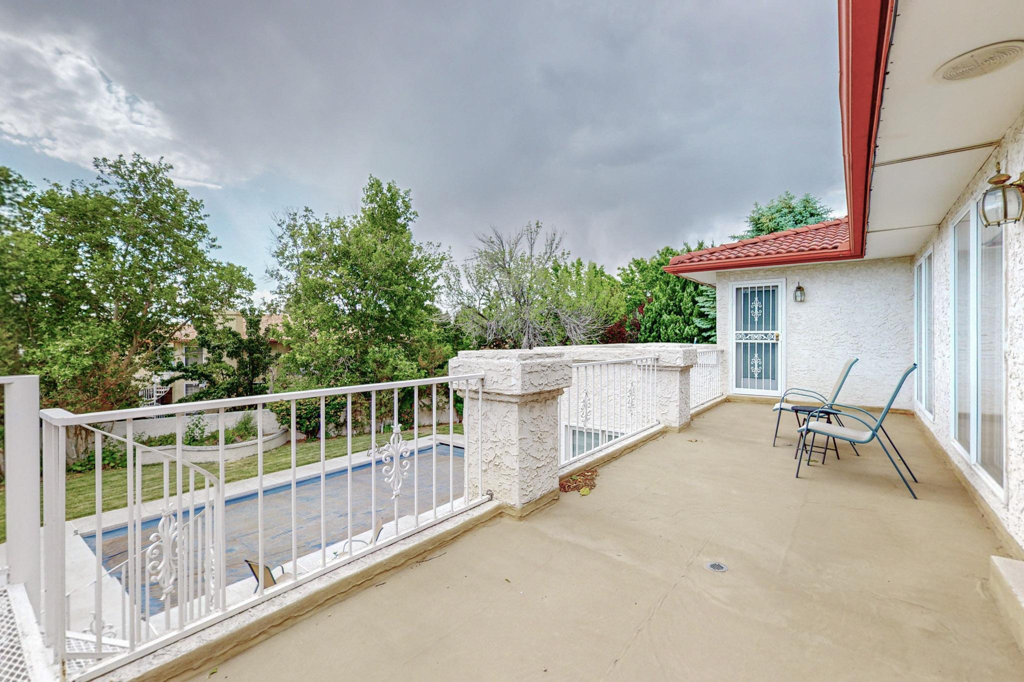 6400 Oak Hill NE