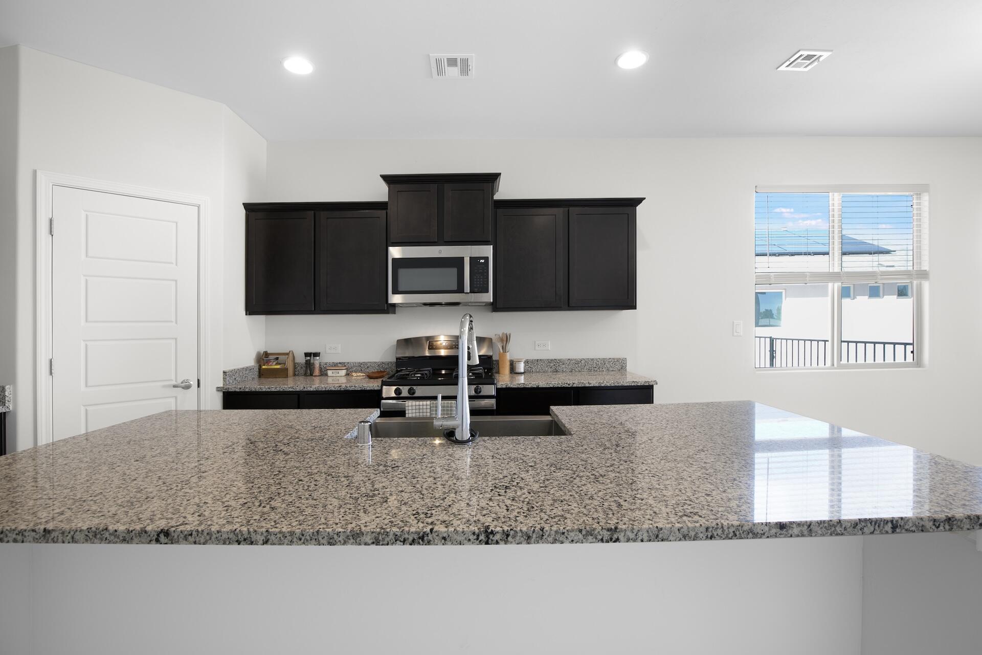 8 Enebro Place