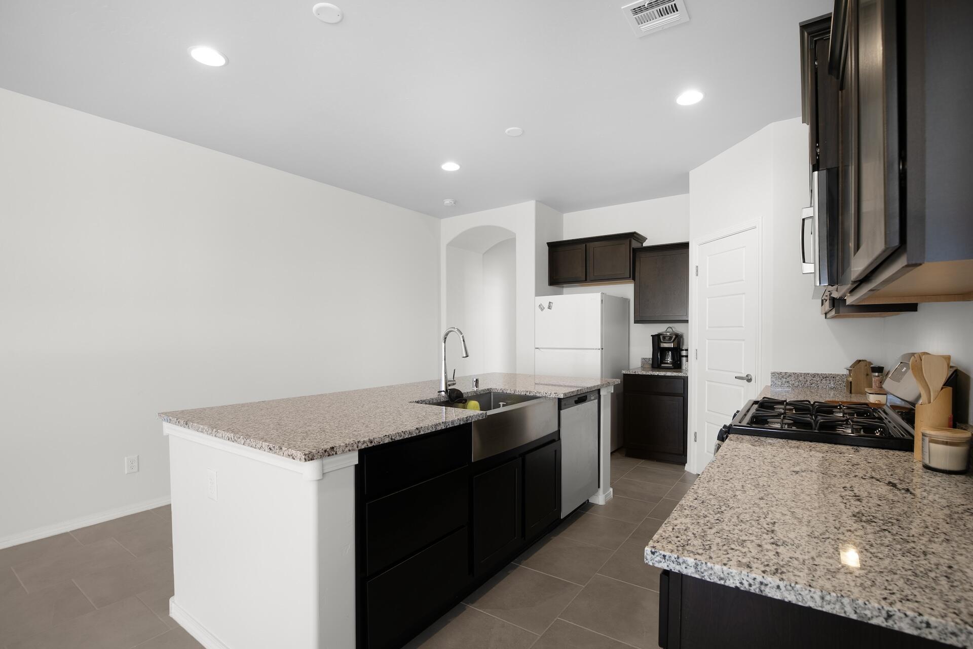 8 Enebro Place