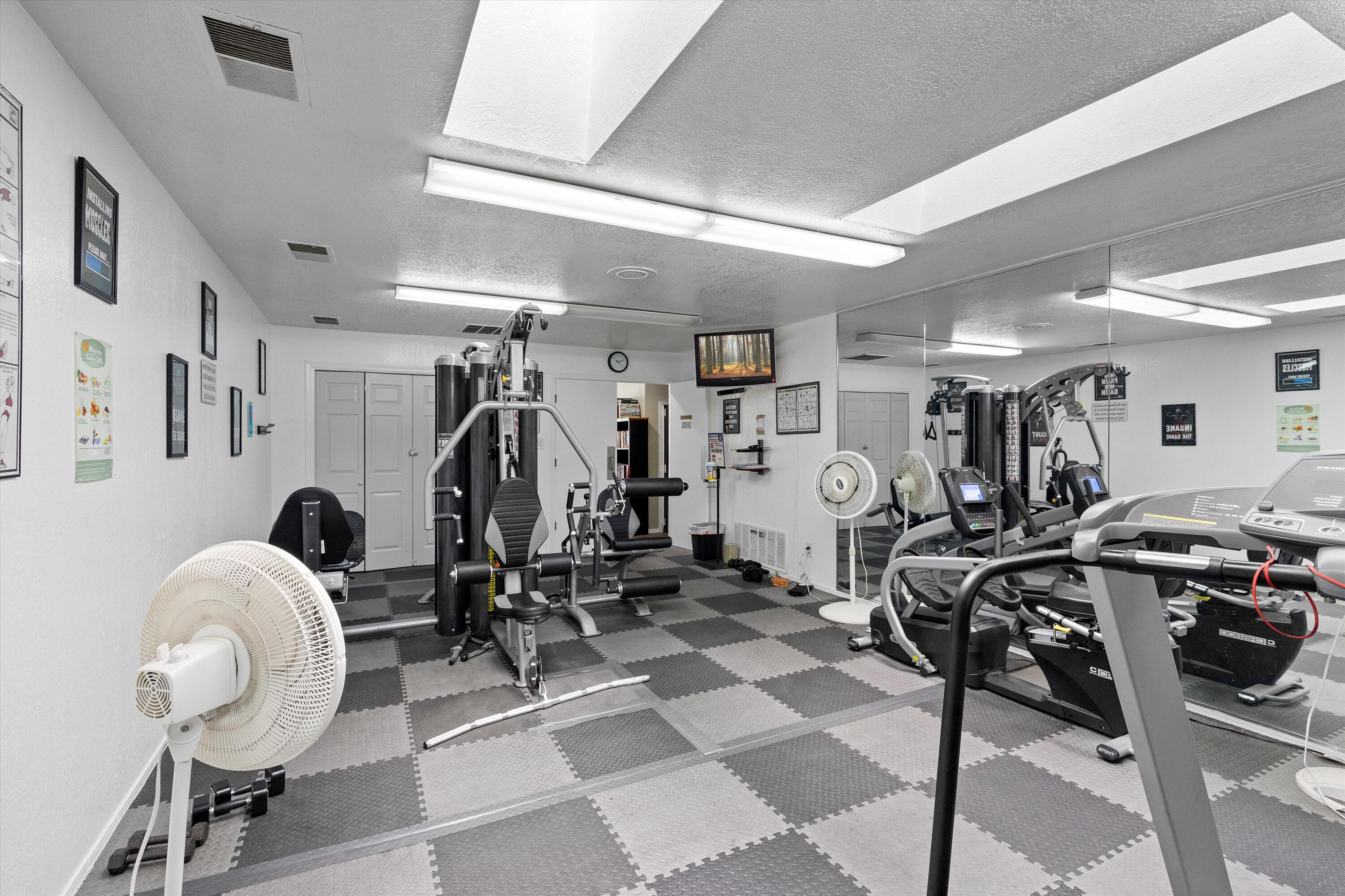 10521 Griffith Park Drive NE