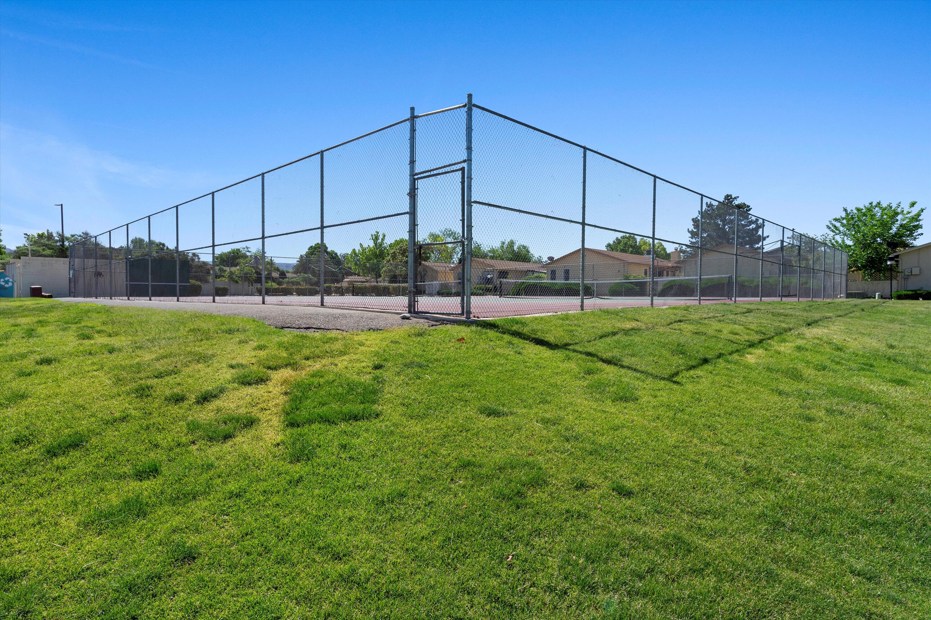 10521 Griffith Park Drive NE