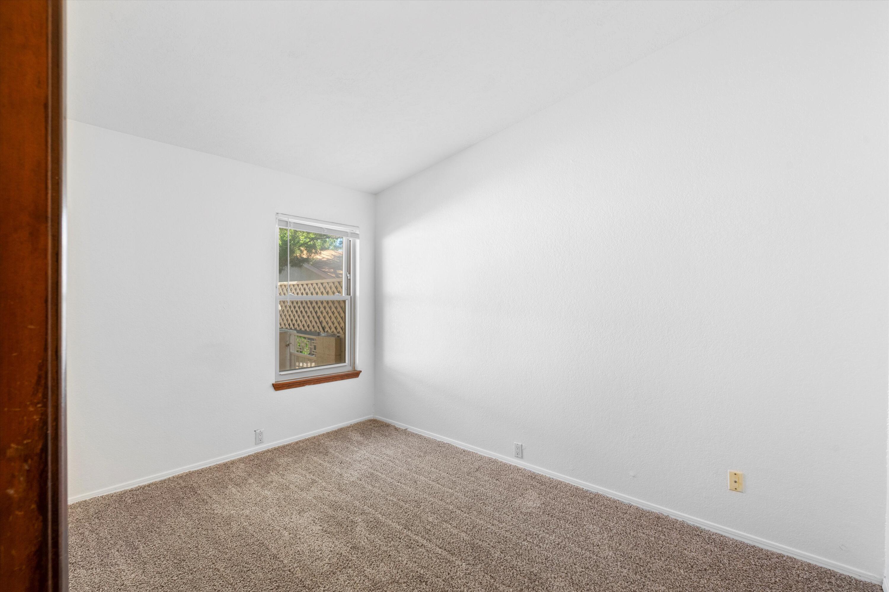 10521 Griffith Park Drive NE