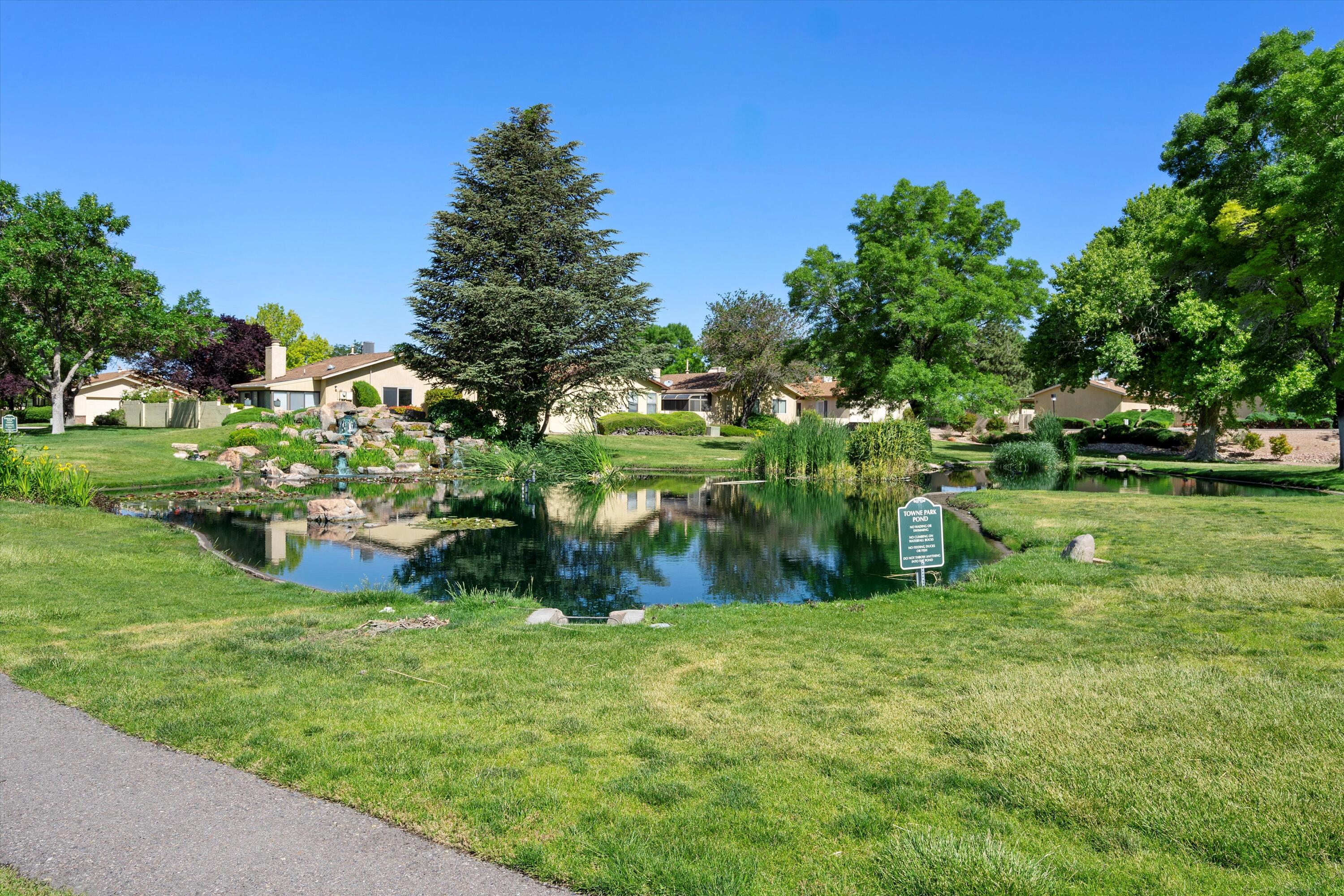 10521 Griffith Park Drive NE