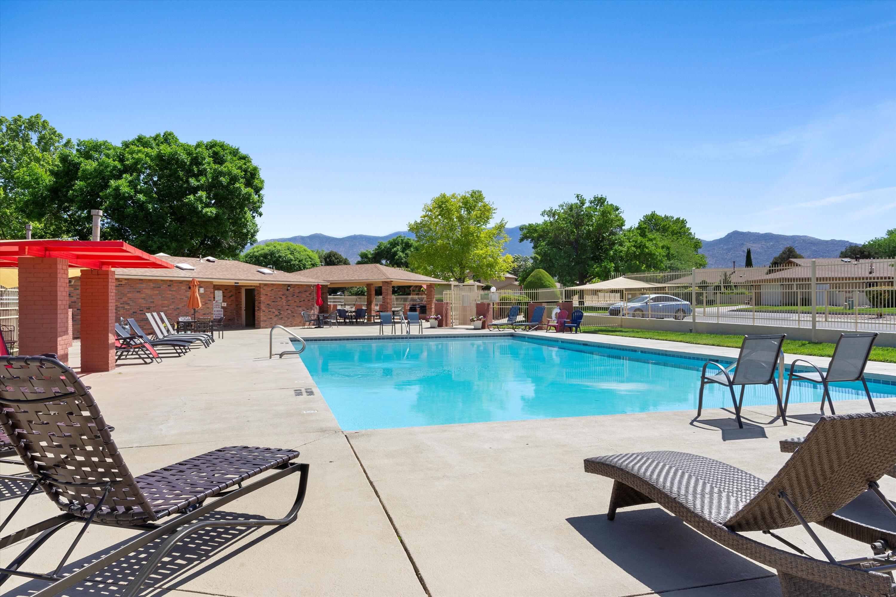 10521 Griffith Park Drive NE