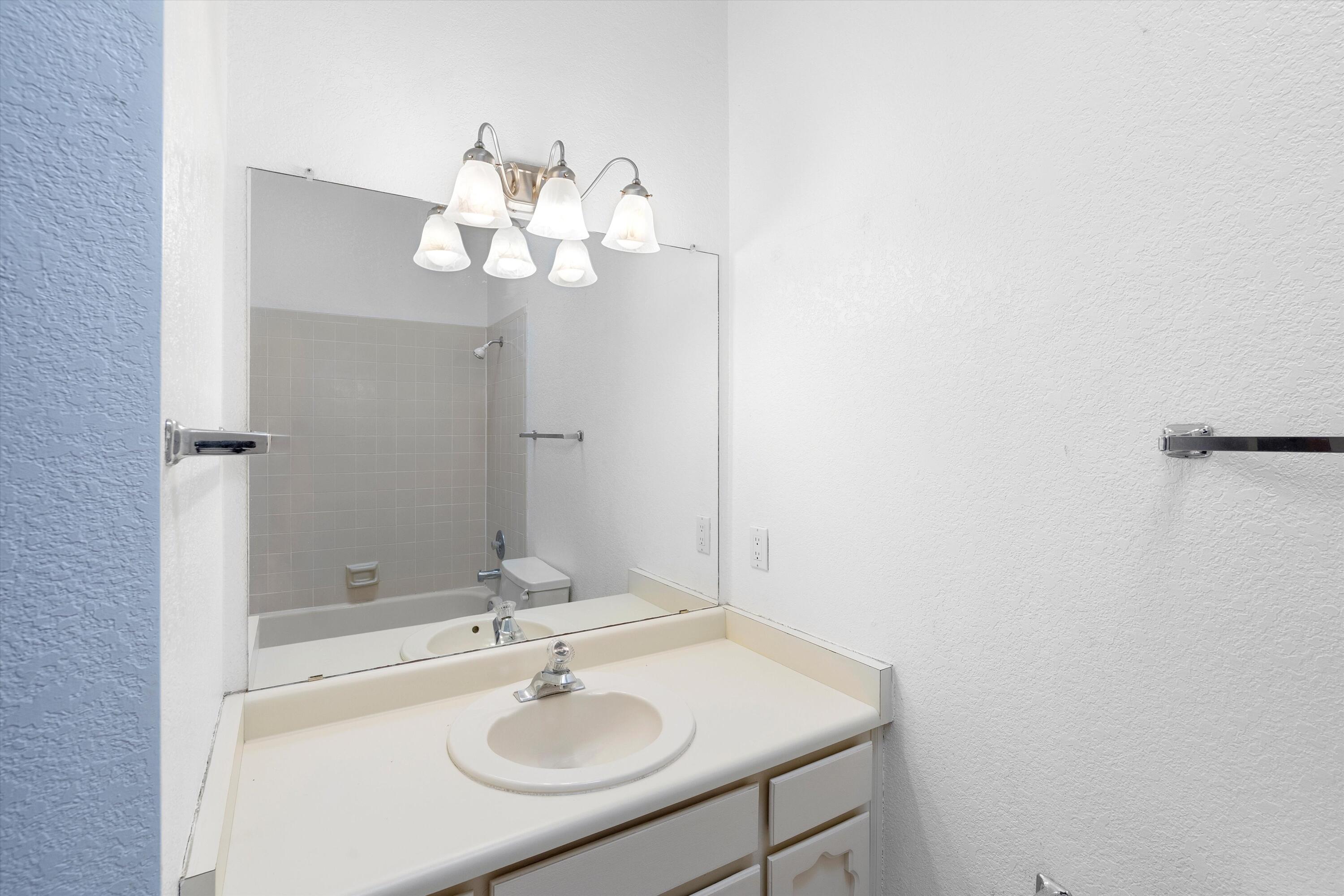 10521 Griffith Park Drive NE