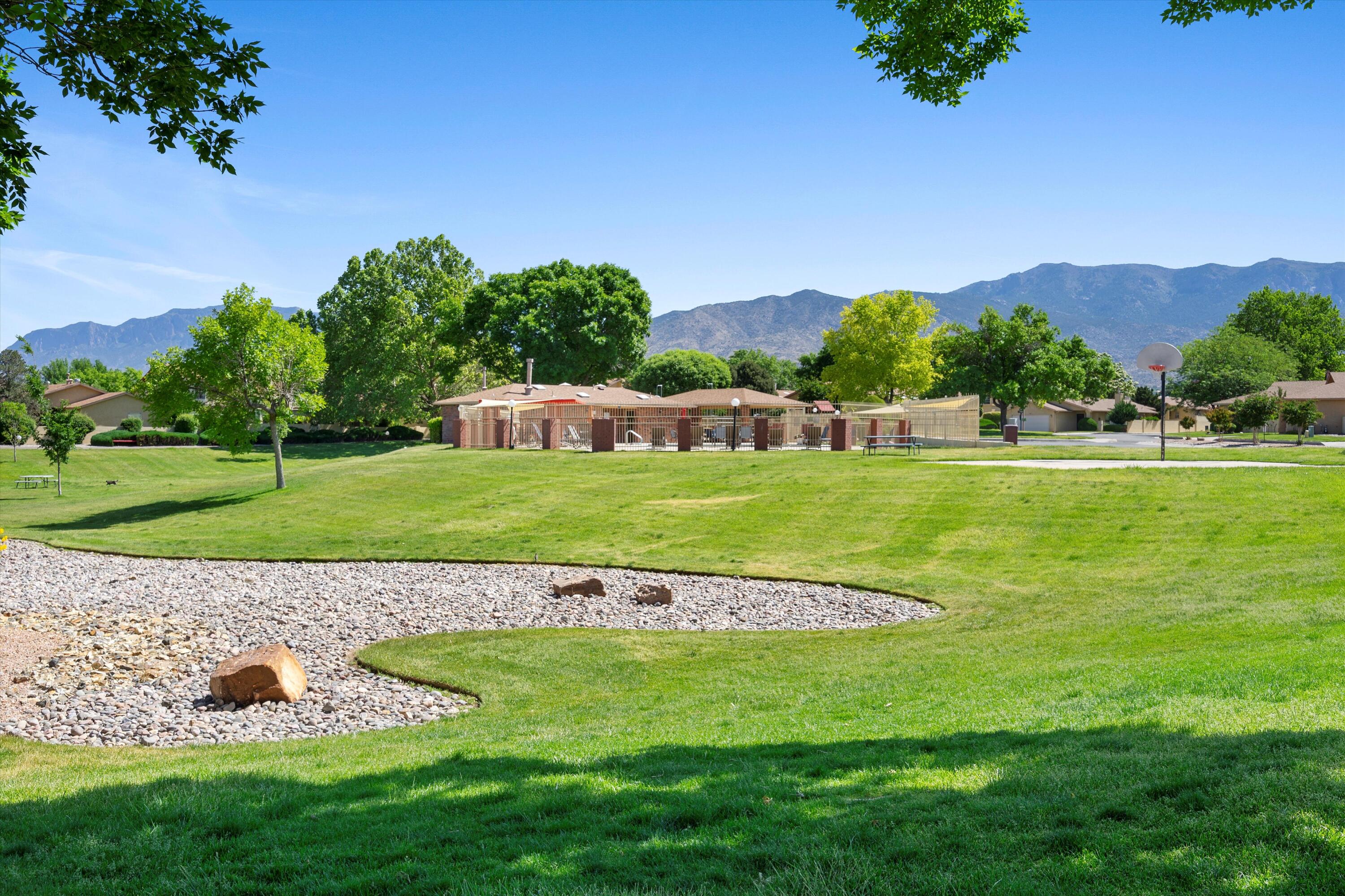 10521 Griffith Park Drive NE