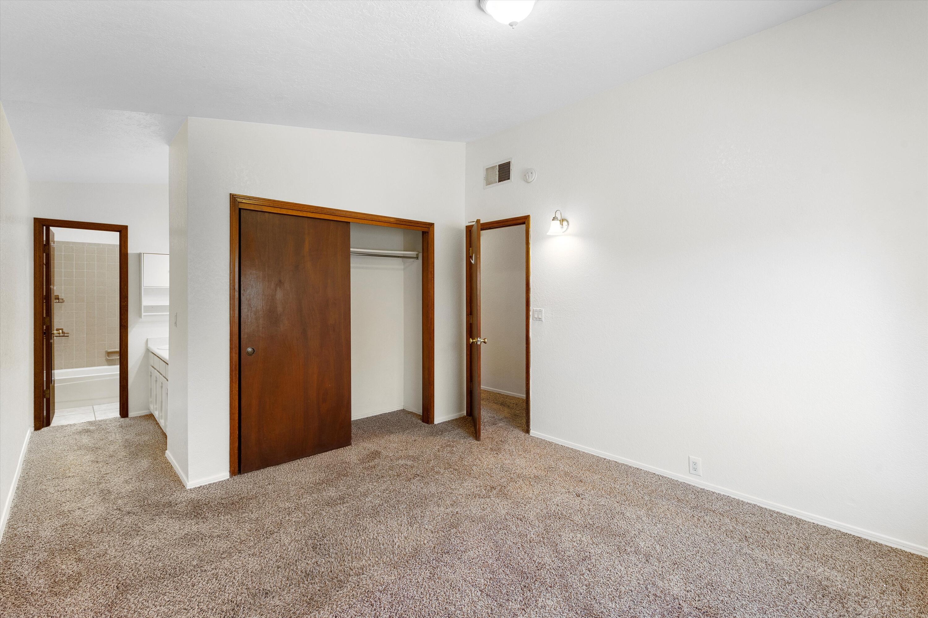 10521 Griffith Park Drive NE