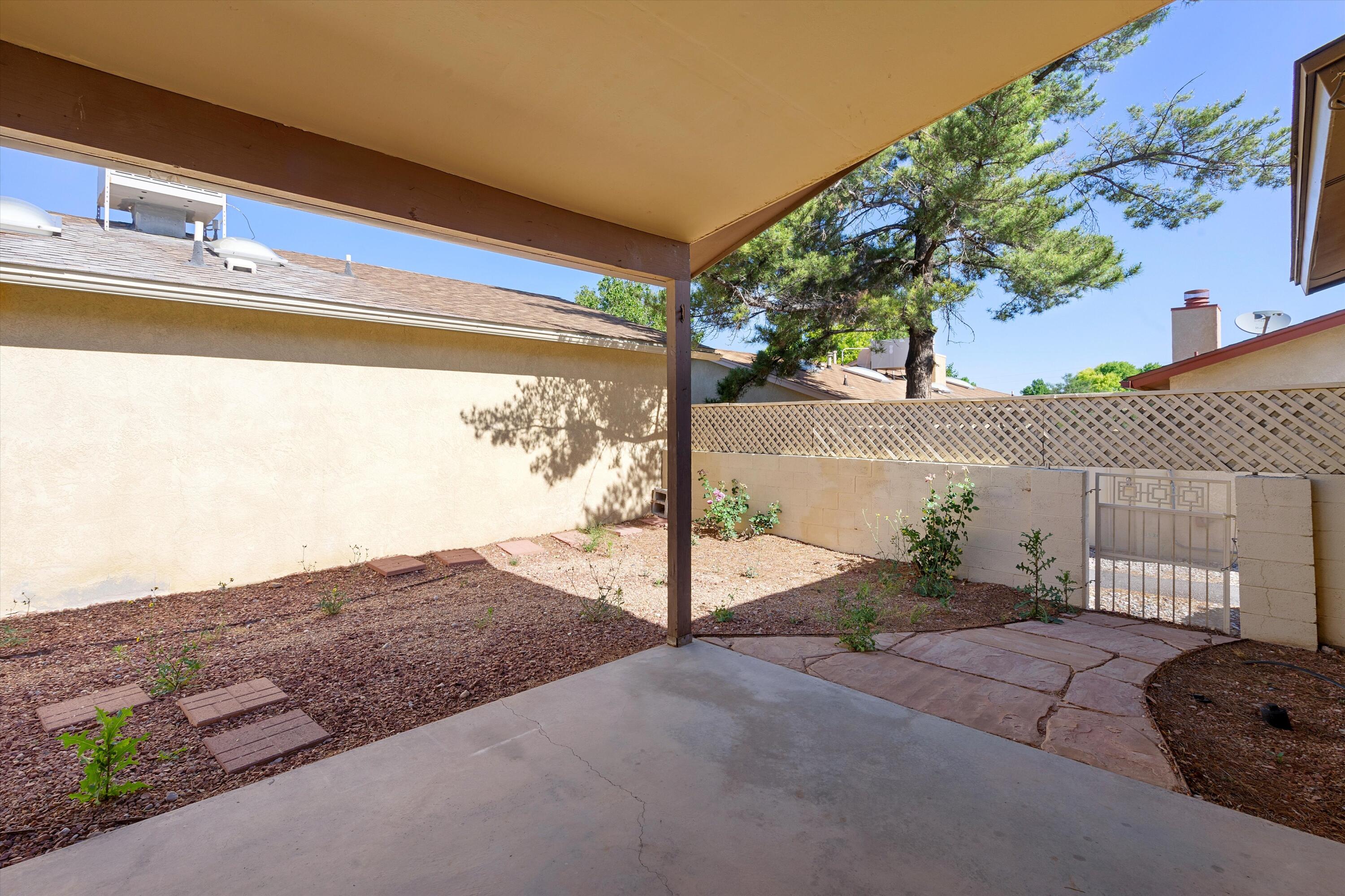 10521 Griffith Park Drive NE