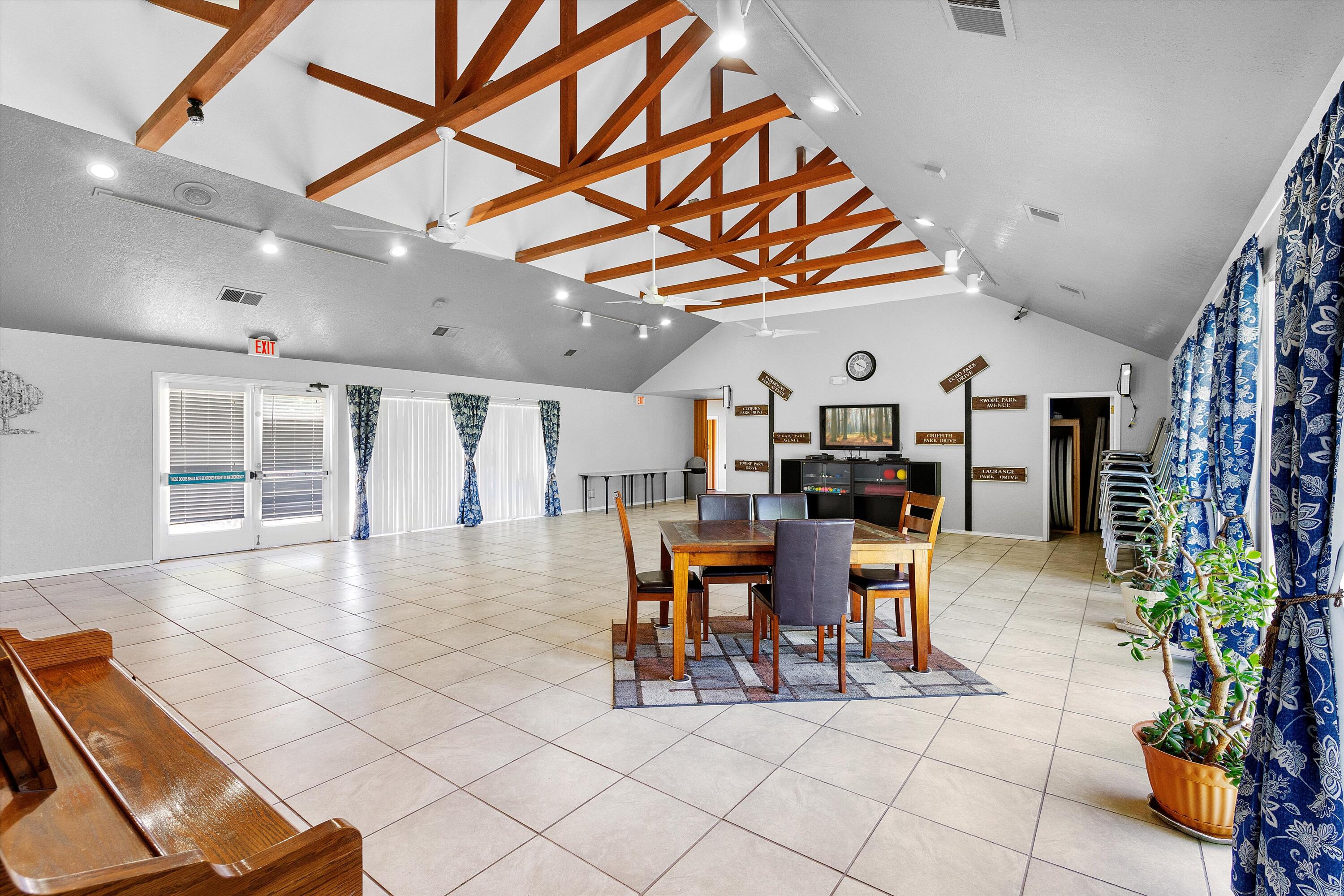 10521 Griffith Park Drive NE