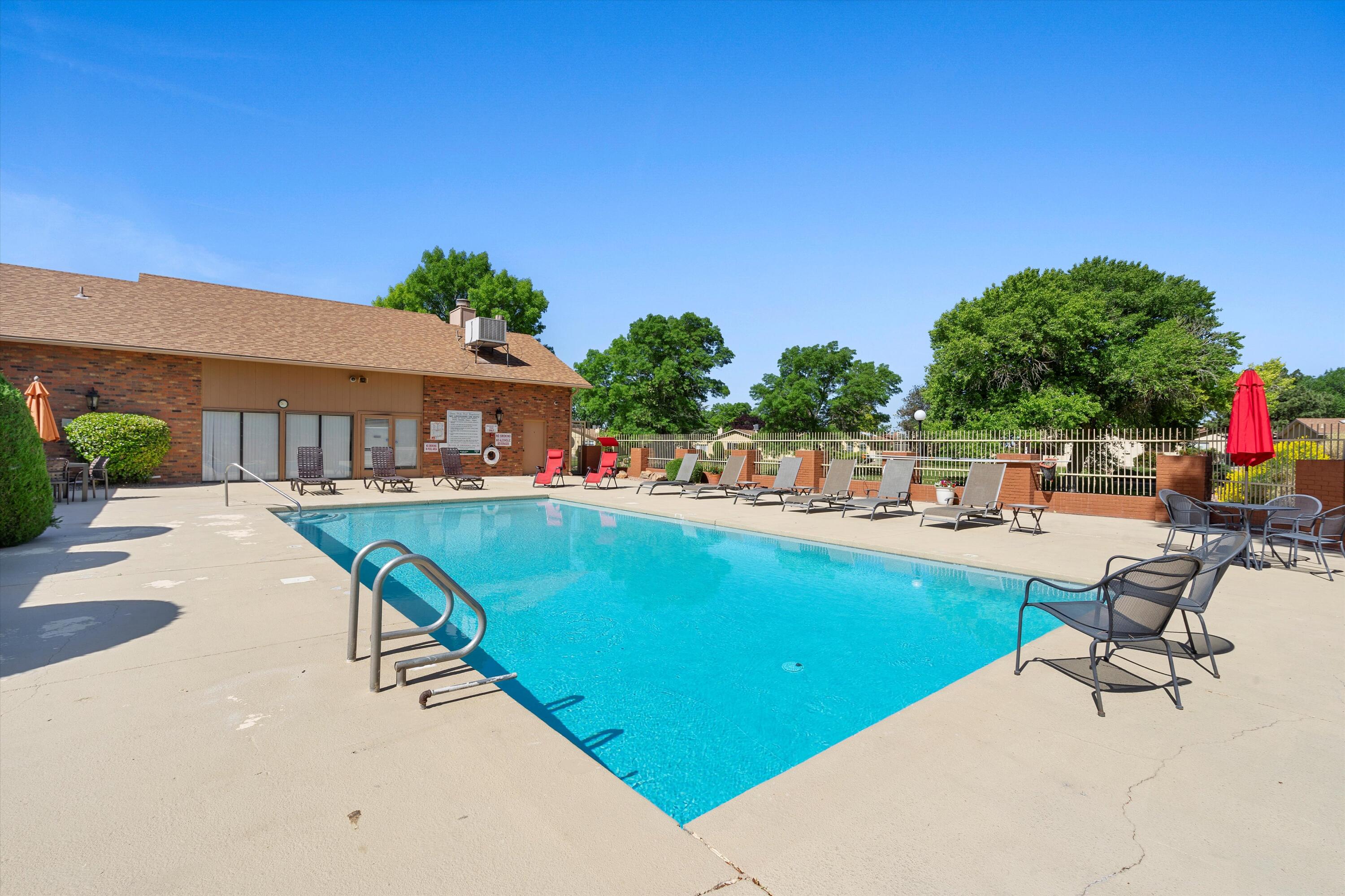 10521 Griffith Park Drive NE