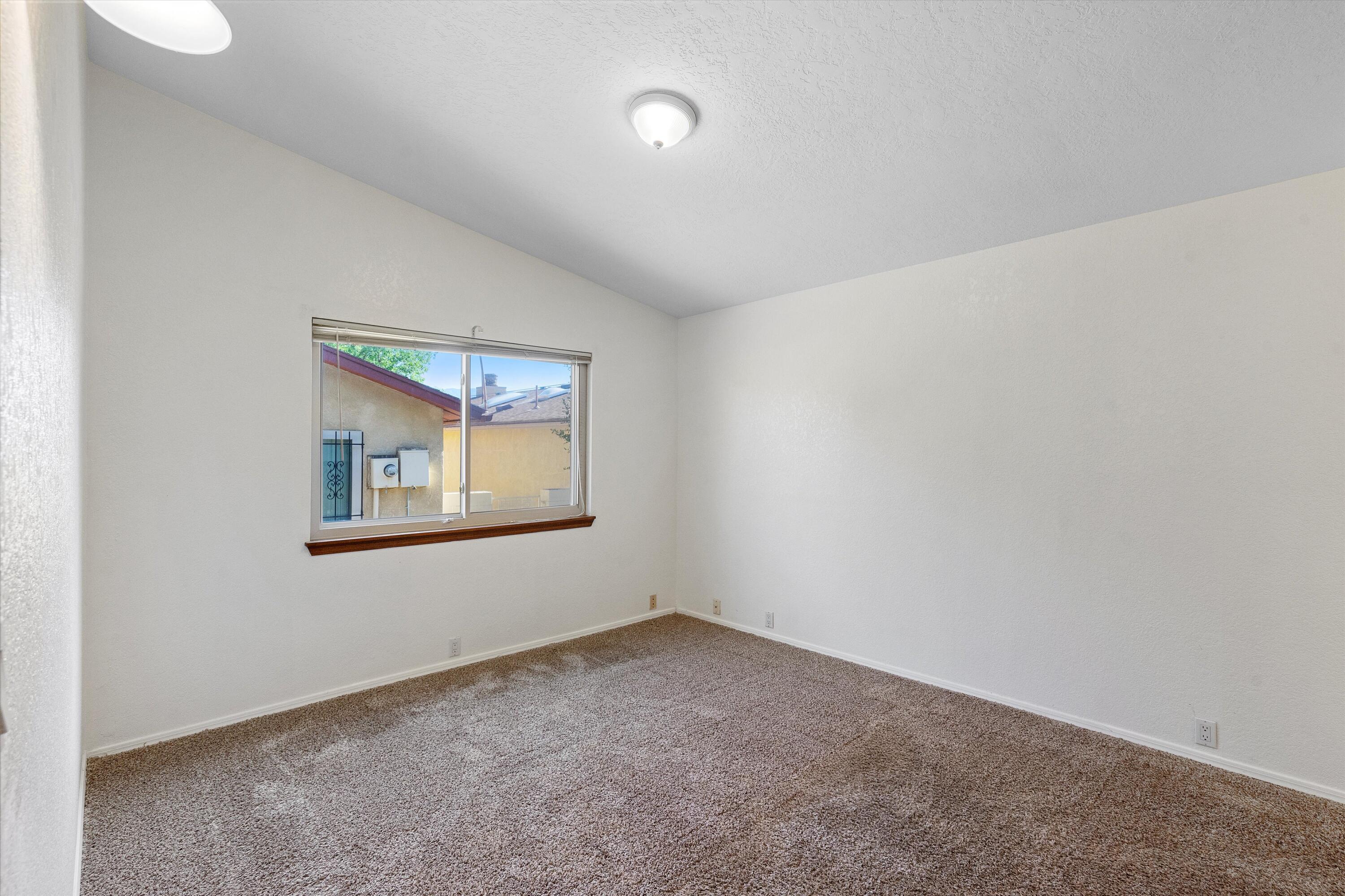 10521 Griffith Park Drive NE