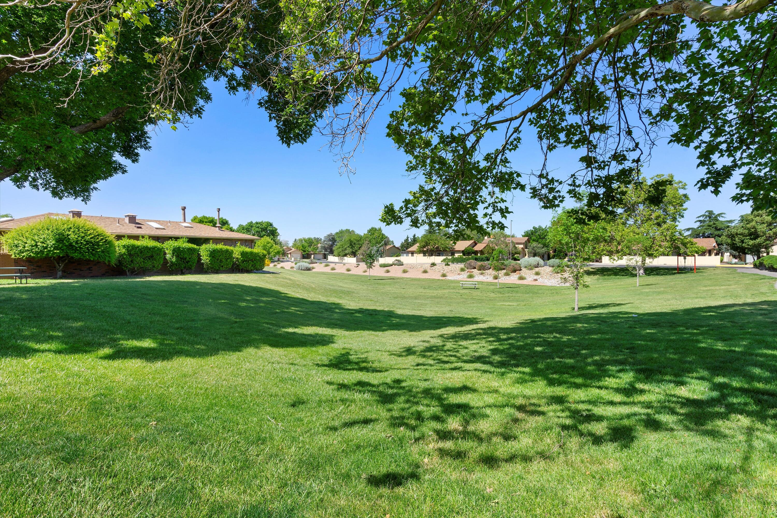 10521 Griffith Park Drive NE