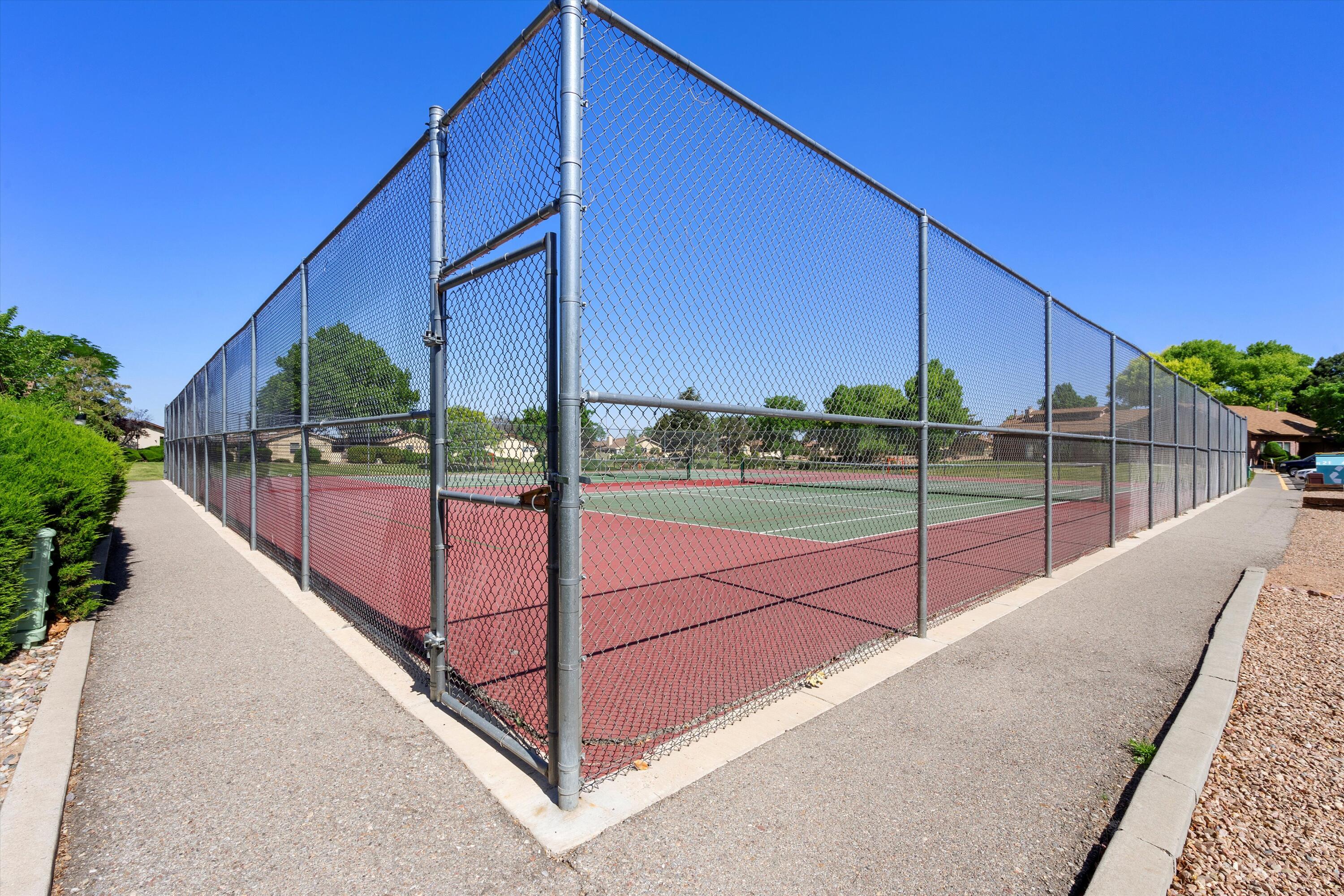 10521 Griffith Park Drive NE