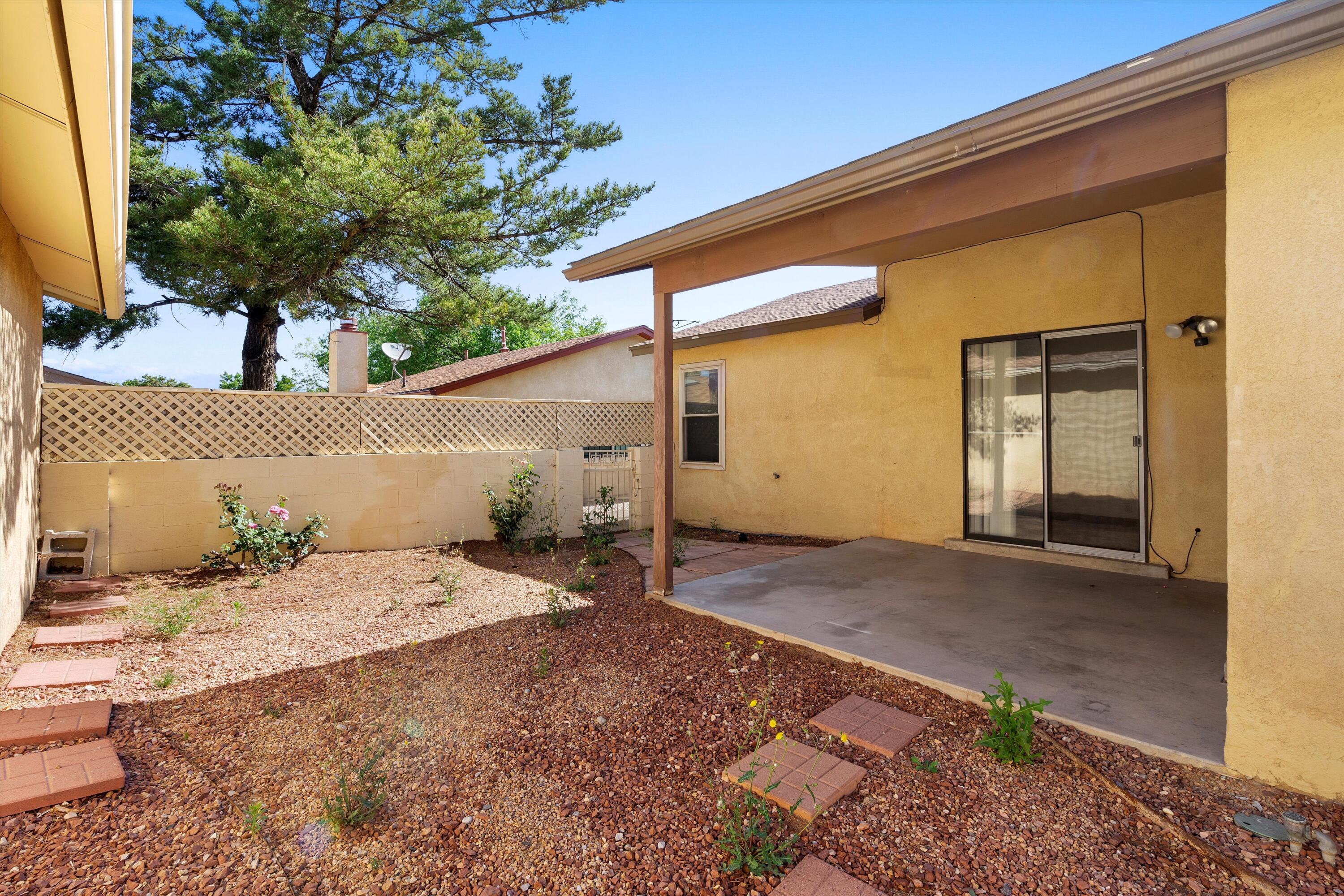 10521 Griffith Park Drive NE