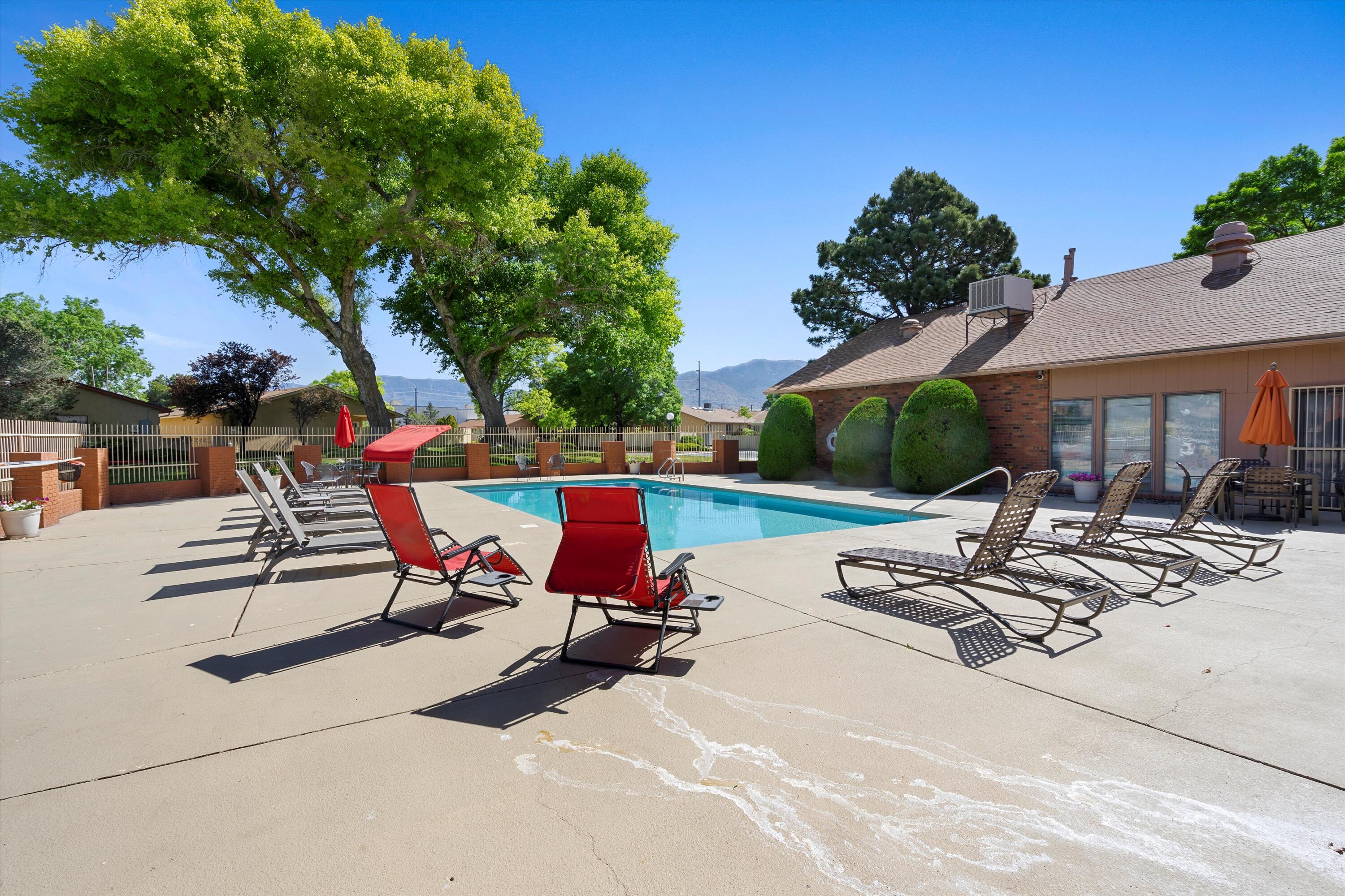 10521 Griffith Park Drive NE