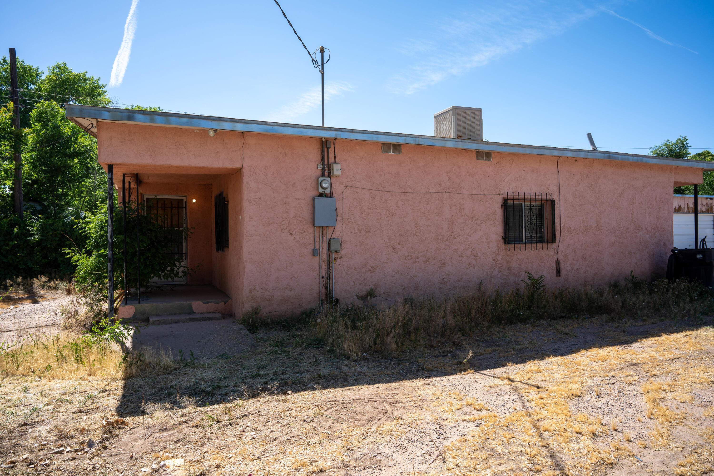 1447 Mora Road SW