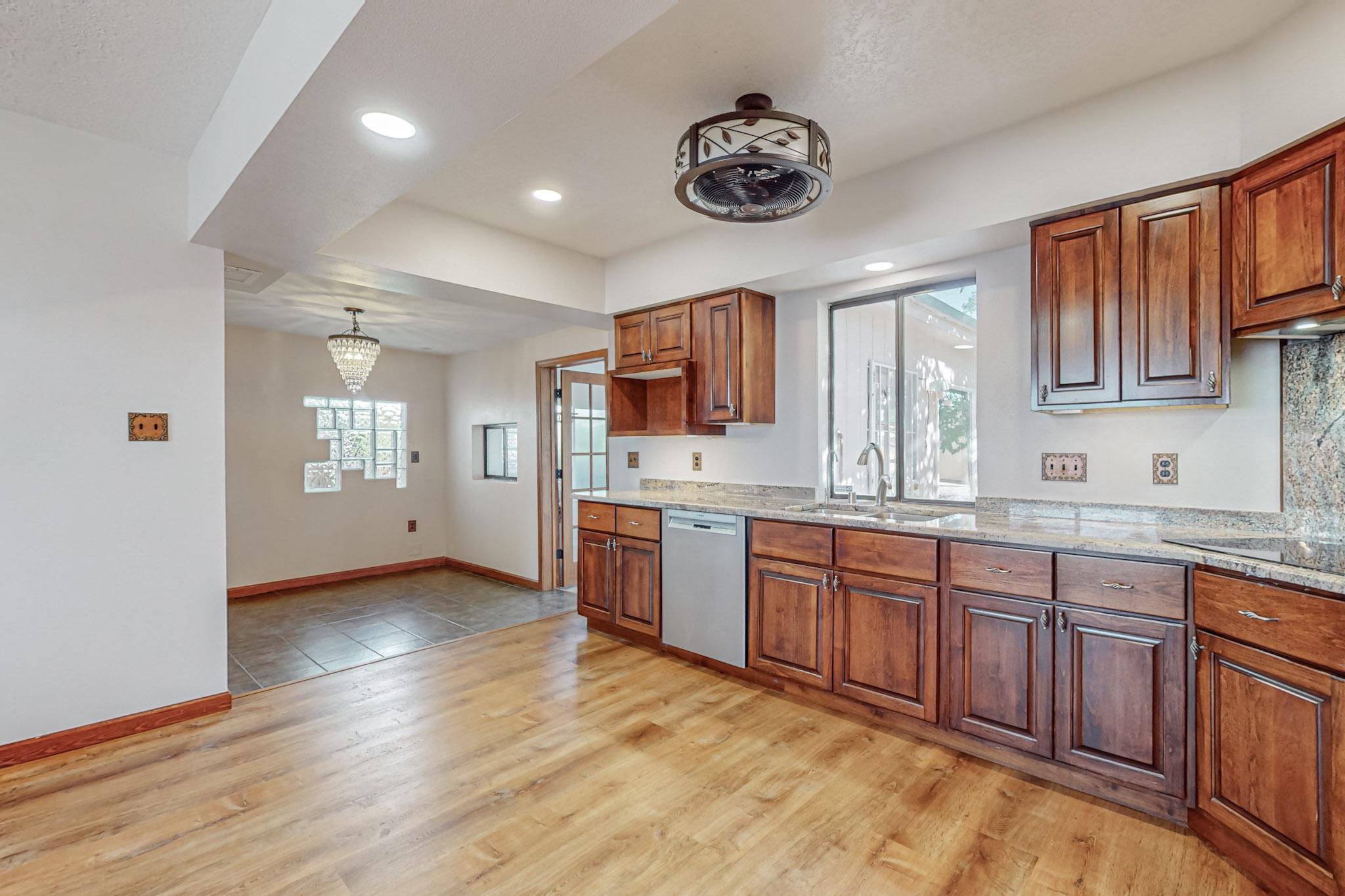 833 Palo Duro Avenue NW