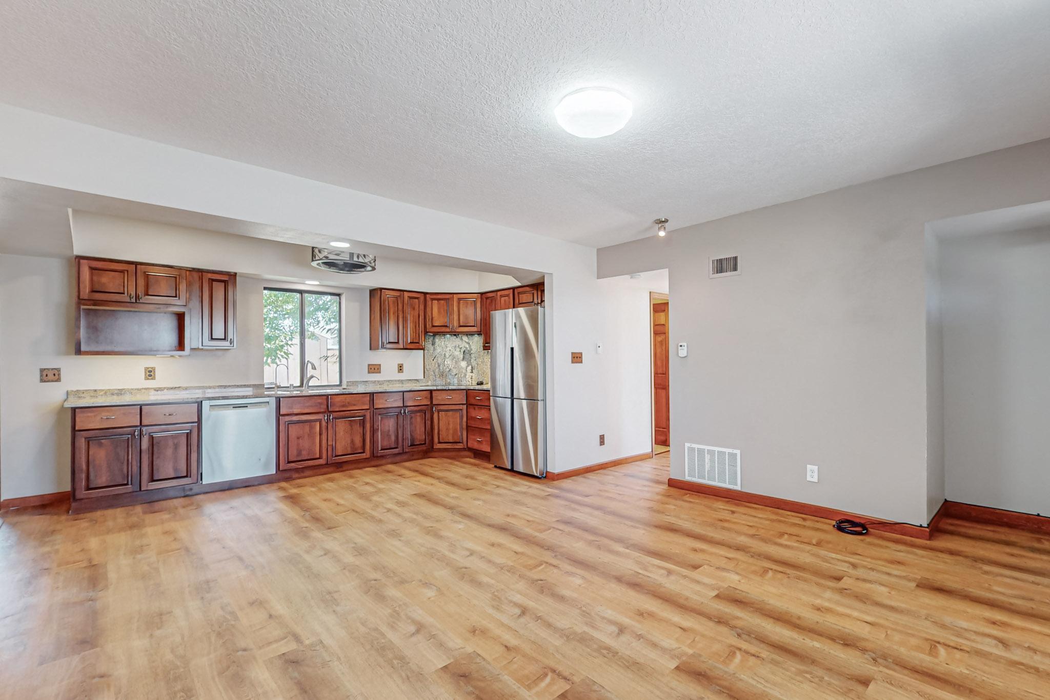 833 Palo Duro Avenue NW
