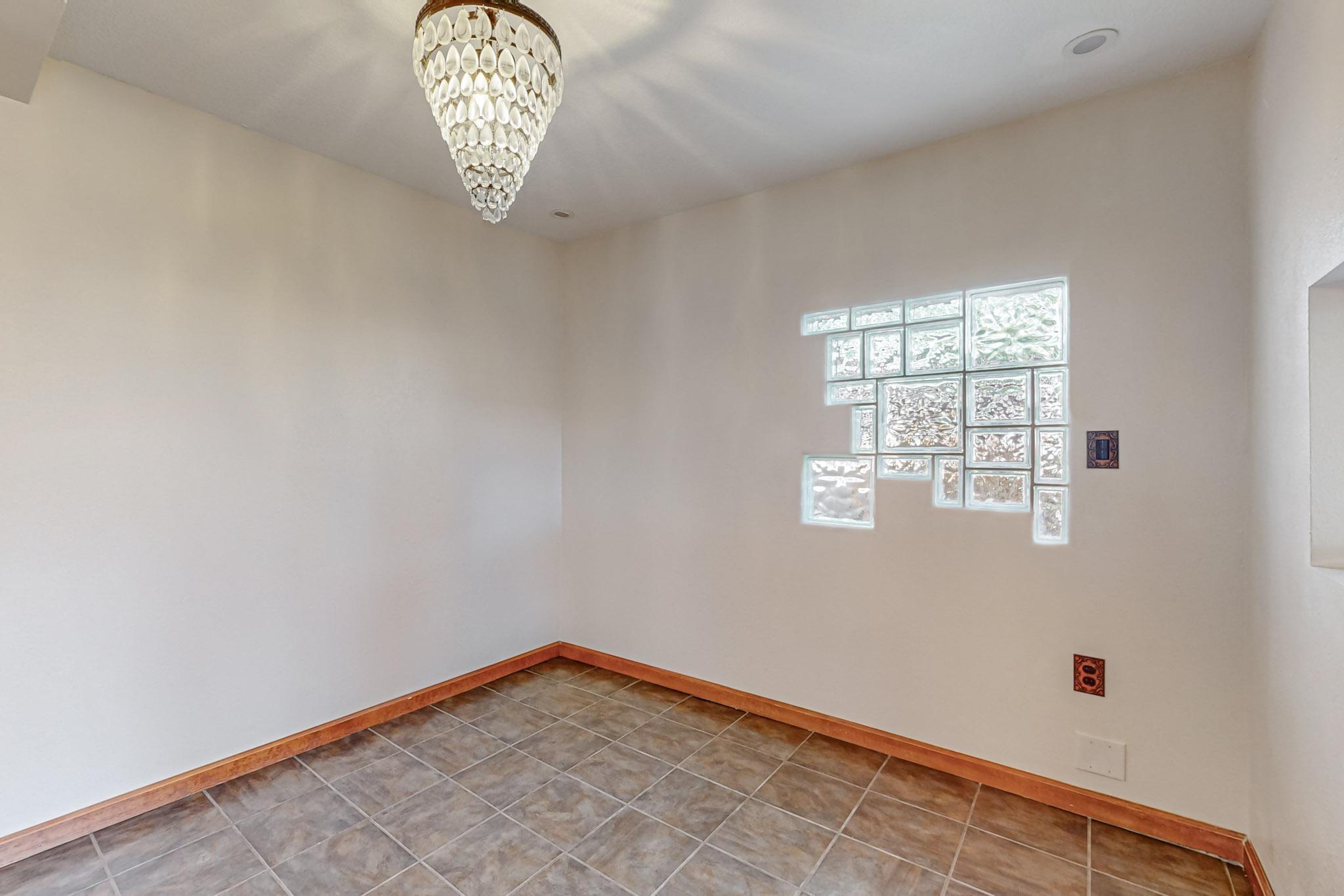 833 Palo Duro Avenue NW