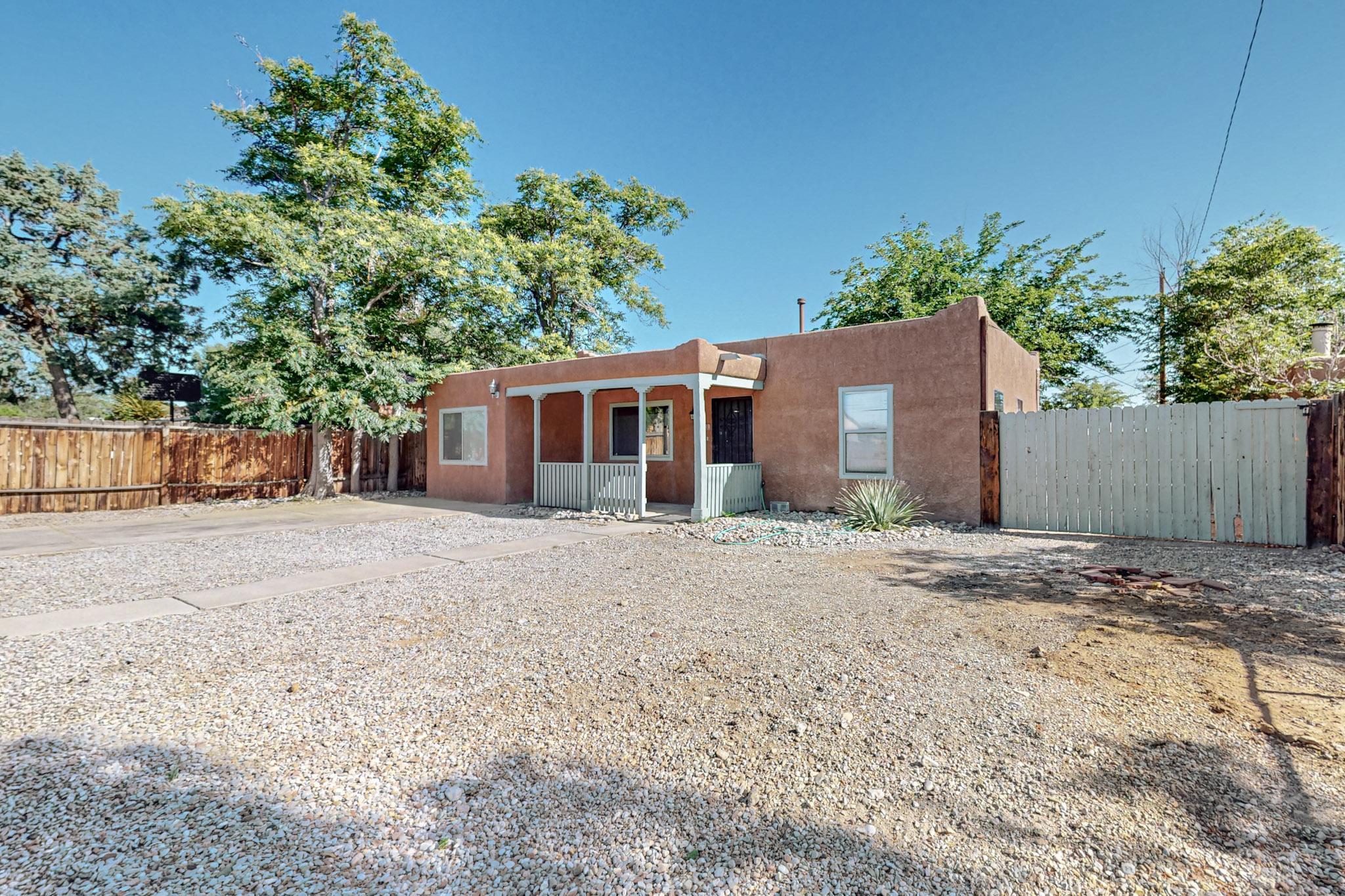 833 Palo Duro Avenue NW