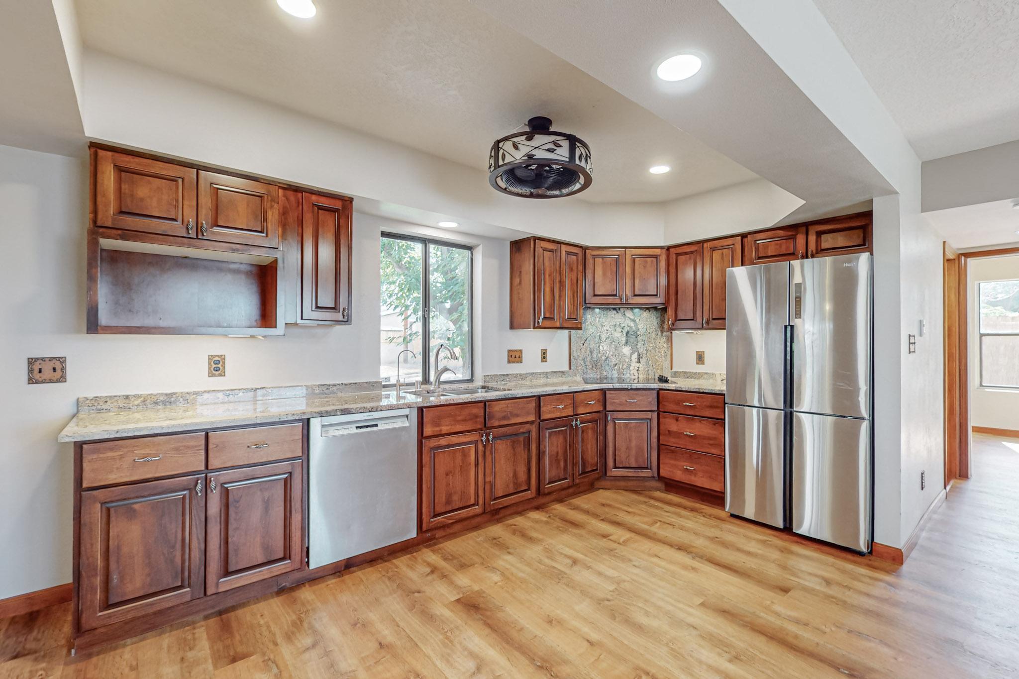 833 Palo Duro Avenue NW