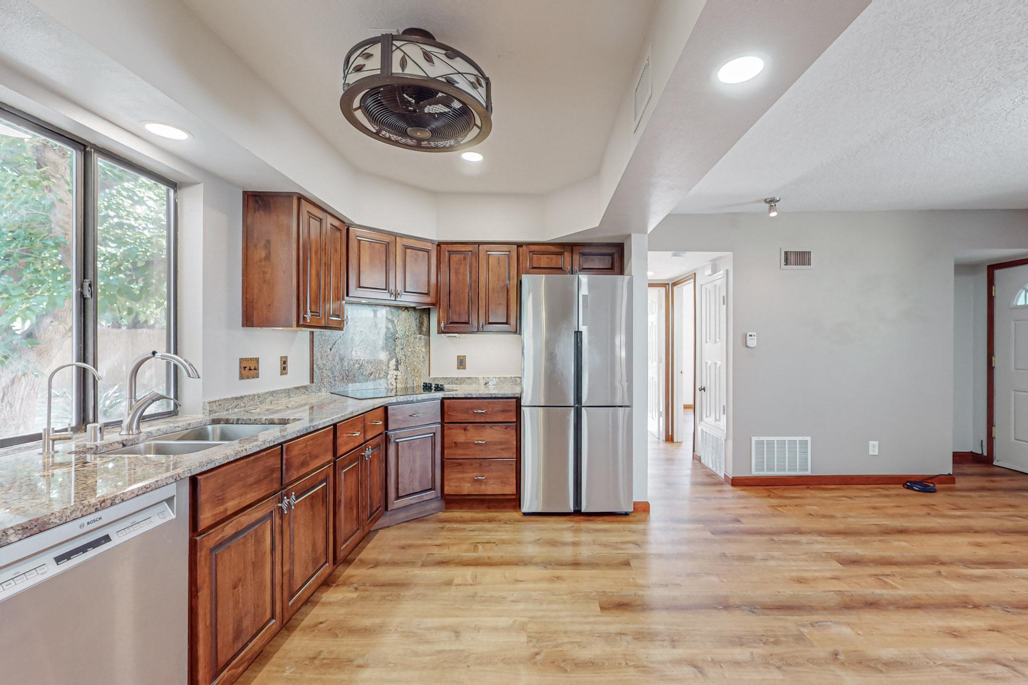 833 Palo Duro Avenue NW